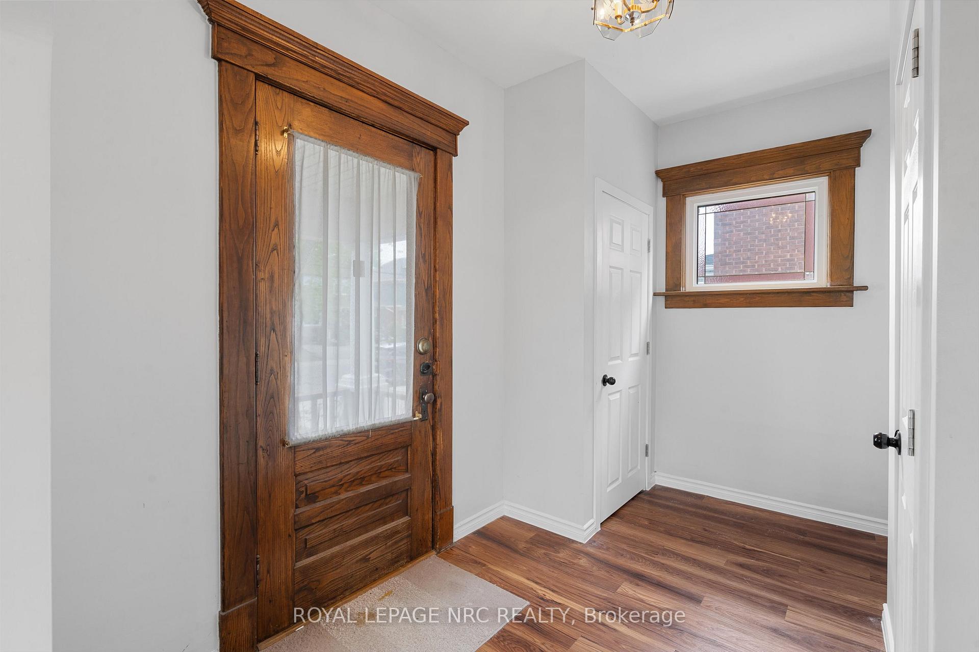 Photo 6 of 5129 Mcrae Street, Niagara Falls, Cherrywood — HOMEH