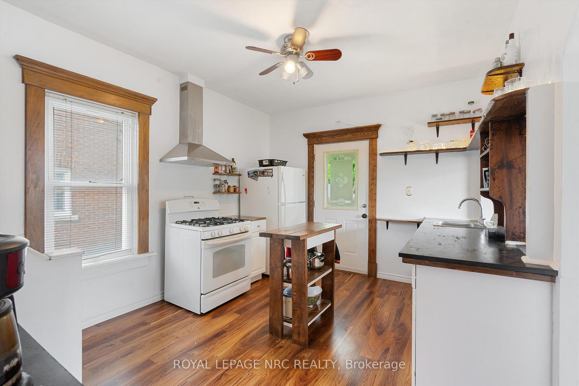 Photo 13 of 5129 Mcrae Street, Niagara Falls, Cherrywood — HOMEH