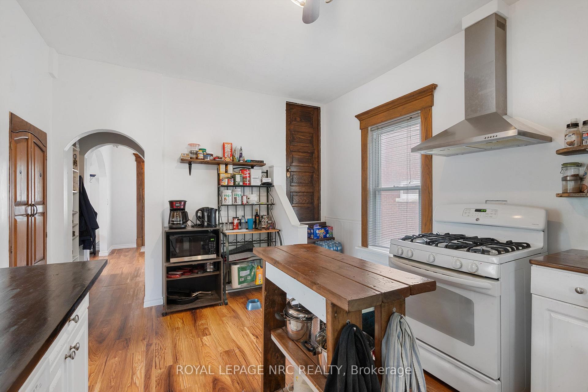 Photo 15 of 5129 Mcrae Street, Niagara Falls, Cherrywood — HOMEH