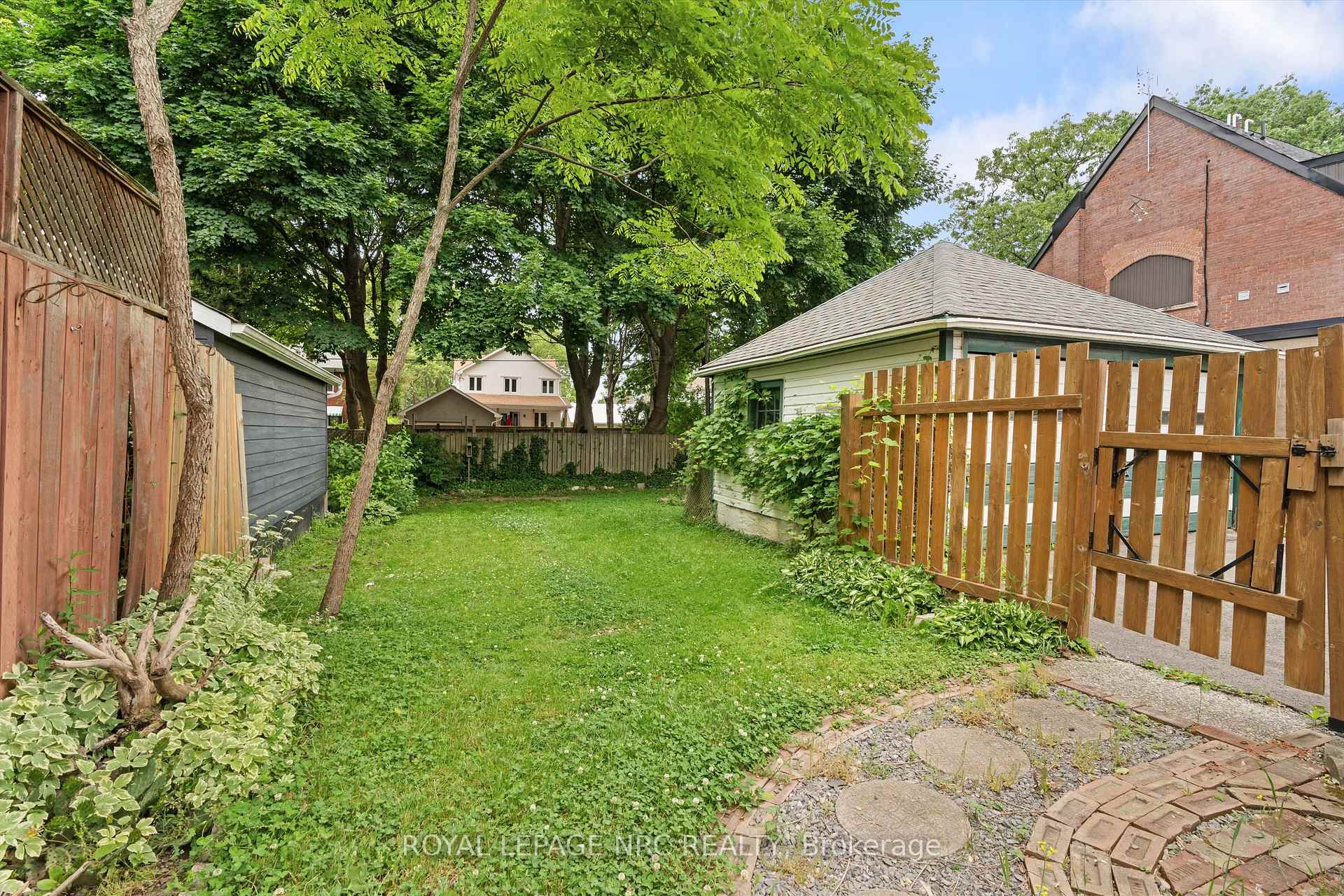 Photo 30 of 5129 Mcrae Street, Niagara Falls, Cherrywood — HOMEH