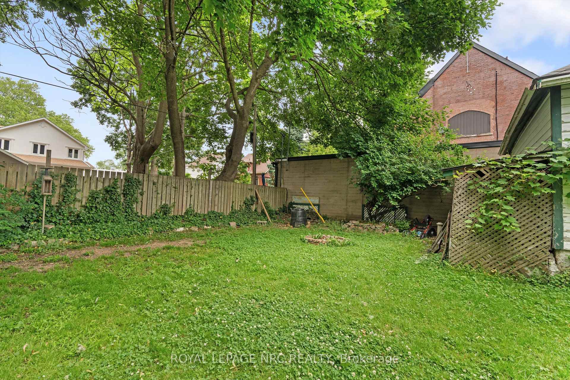 Photo 32 of 5129 Mcrae Street, Niagara Falls, Cherrywood — HOMEH