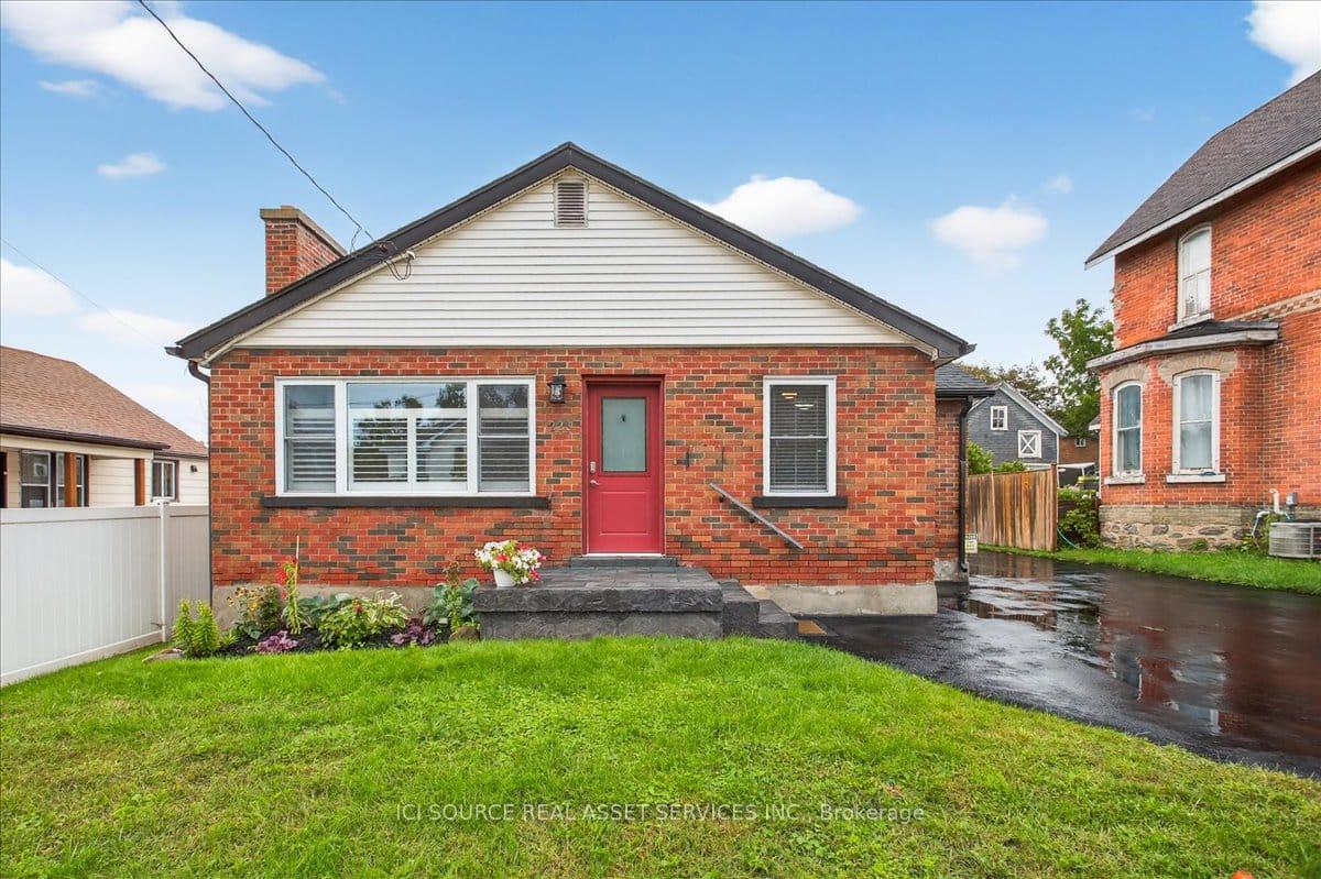 Front of 223 Mississaga Street W