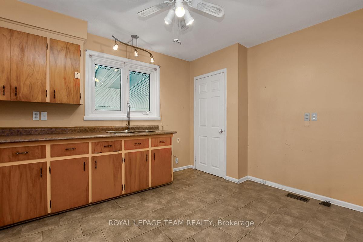 Photo 10 of 397 Presland Road, Ottawa, Overbrook/Castle Heights — HOMEH