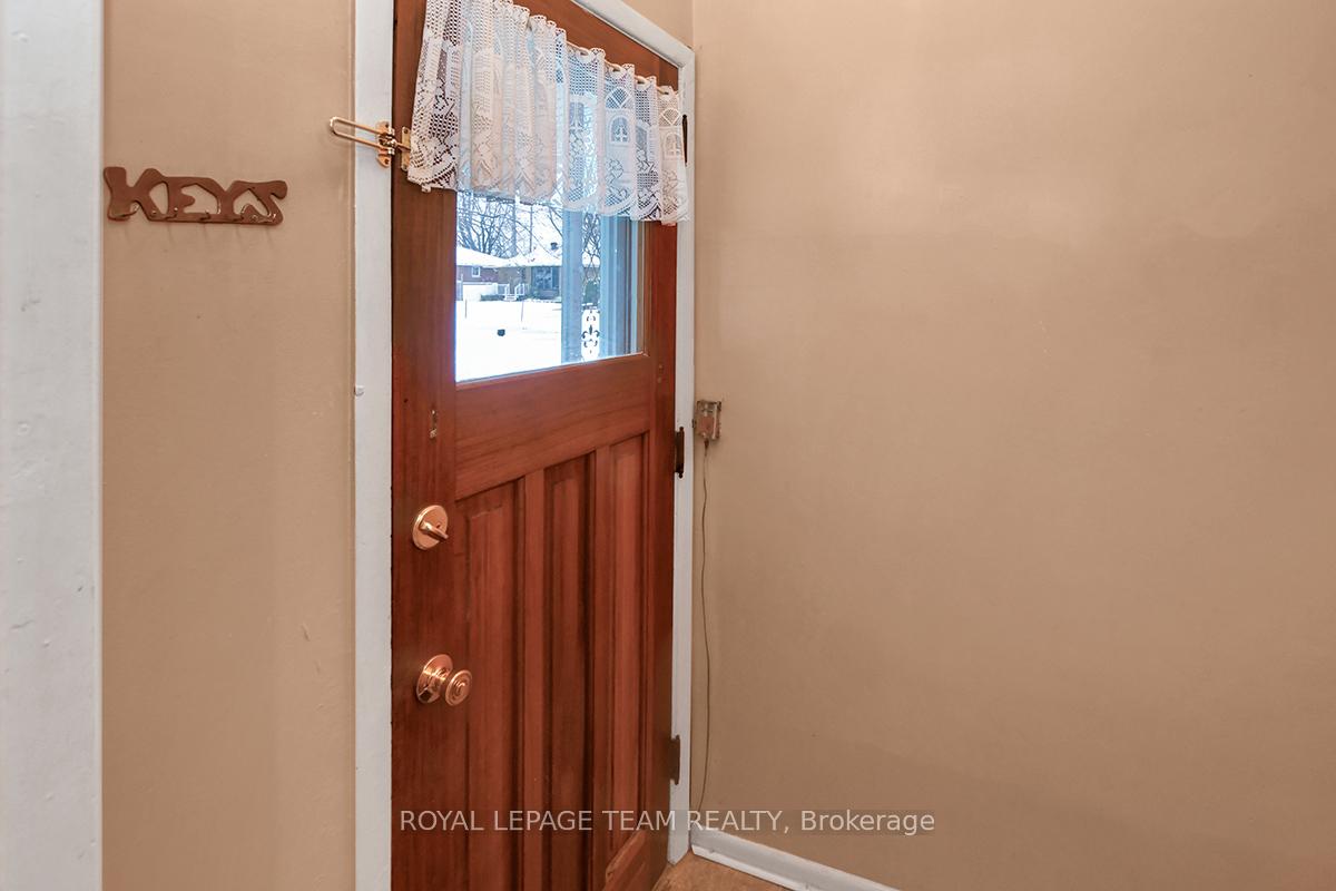 Photo 14 of 397 Presland Road, Ottawa, Overbrook/Castle Heights — HOMEH