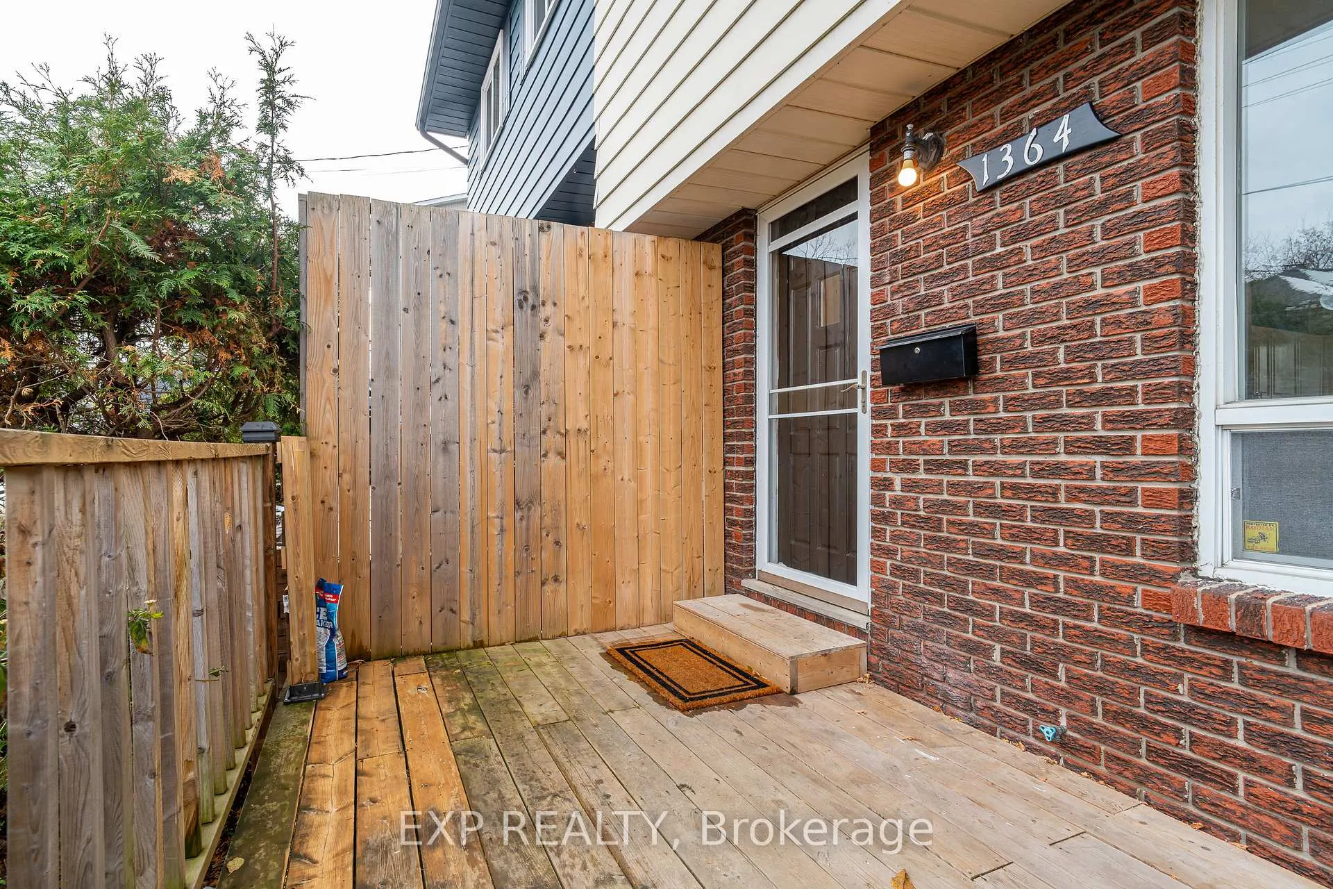 Photo 2 of 1364 St. Jean Street, Ottawa, Chateauneuf — HOMEH
