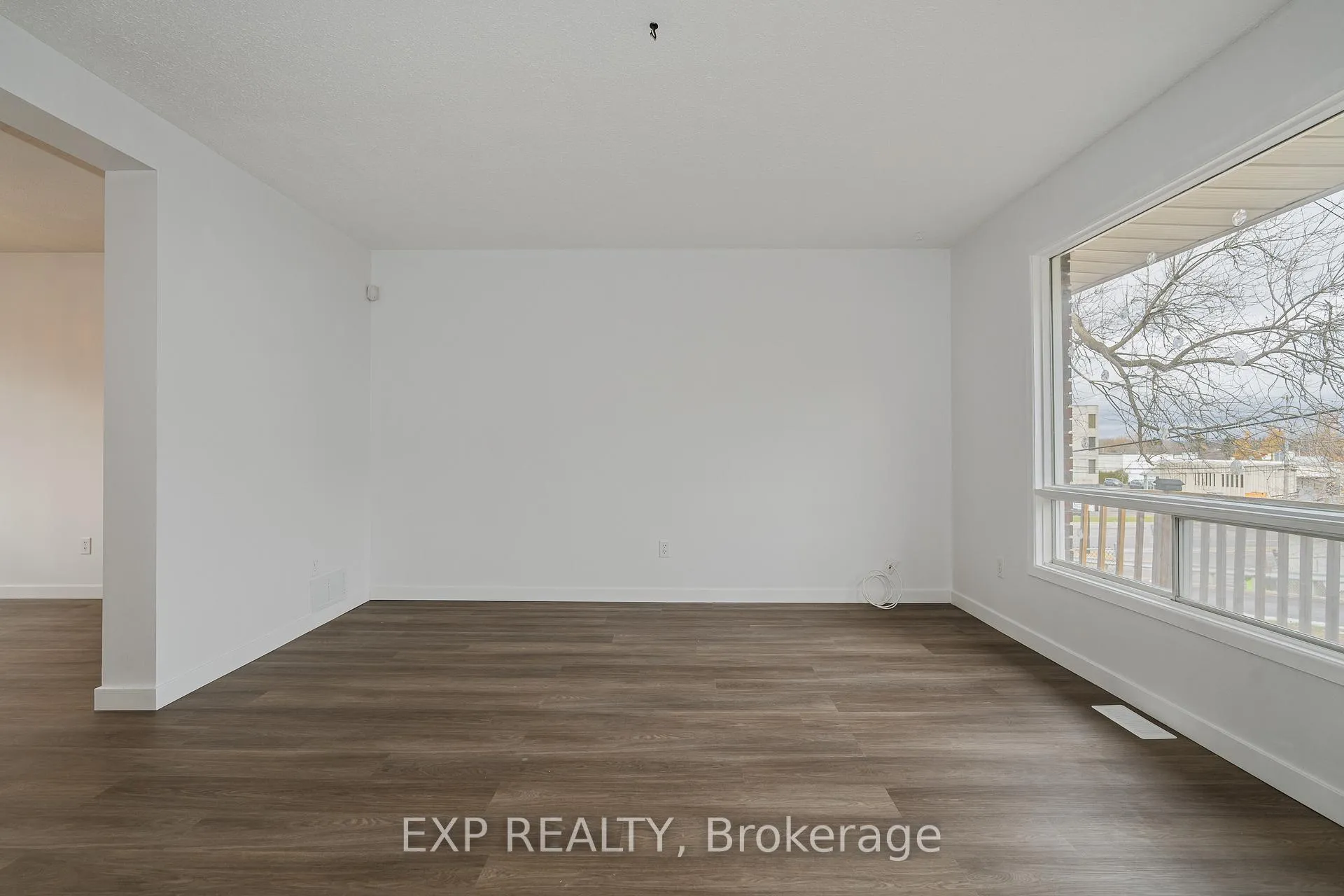 Photo 5 of 1364 St. Jean Street, Ottawa, Chateauneuf — HOMEH