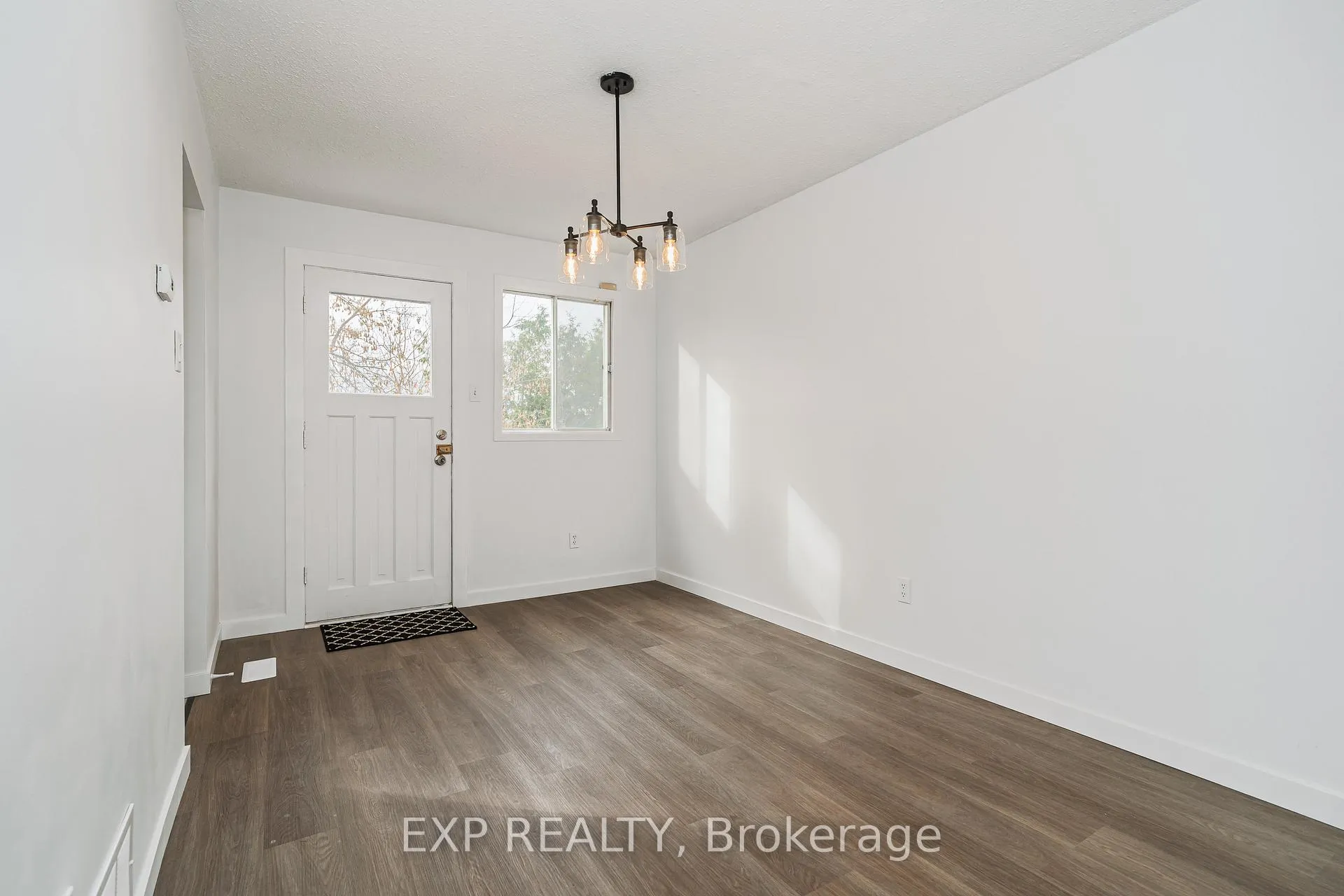Photo 8 of 1364 St. Jean Street, Ottawa, Chateauneuf — HOMEH