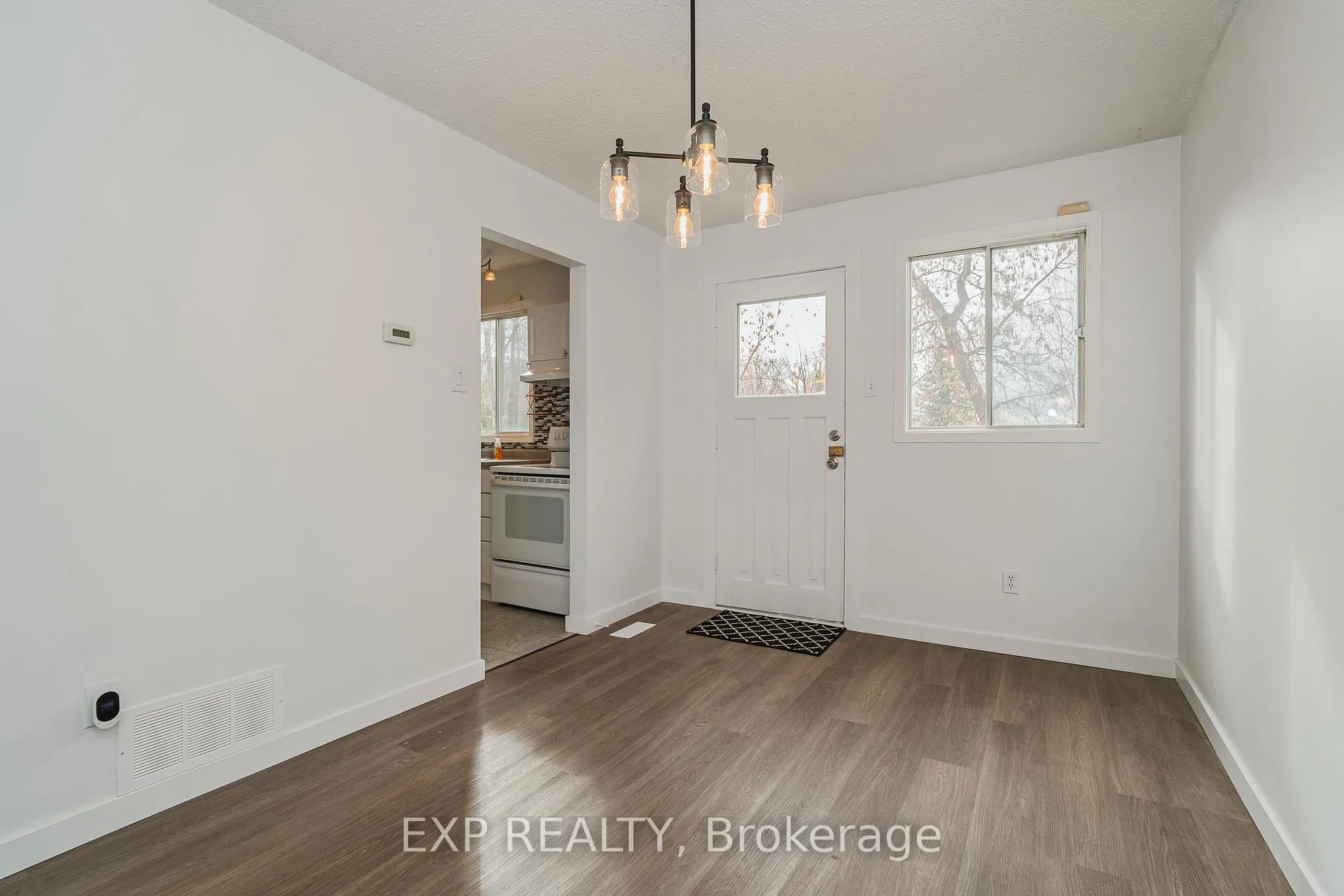 Photo 9 of 1364 St. Jean Street, Ottawa, Chateauneuf — HOMEH