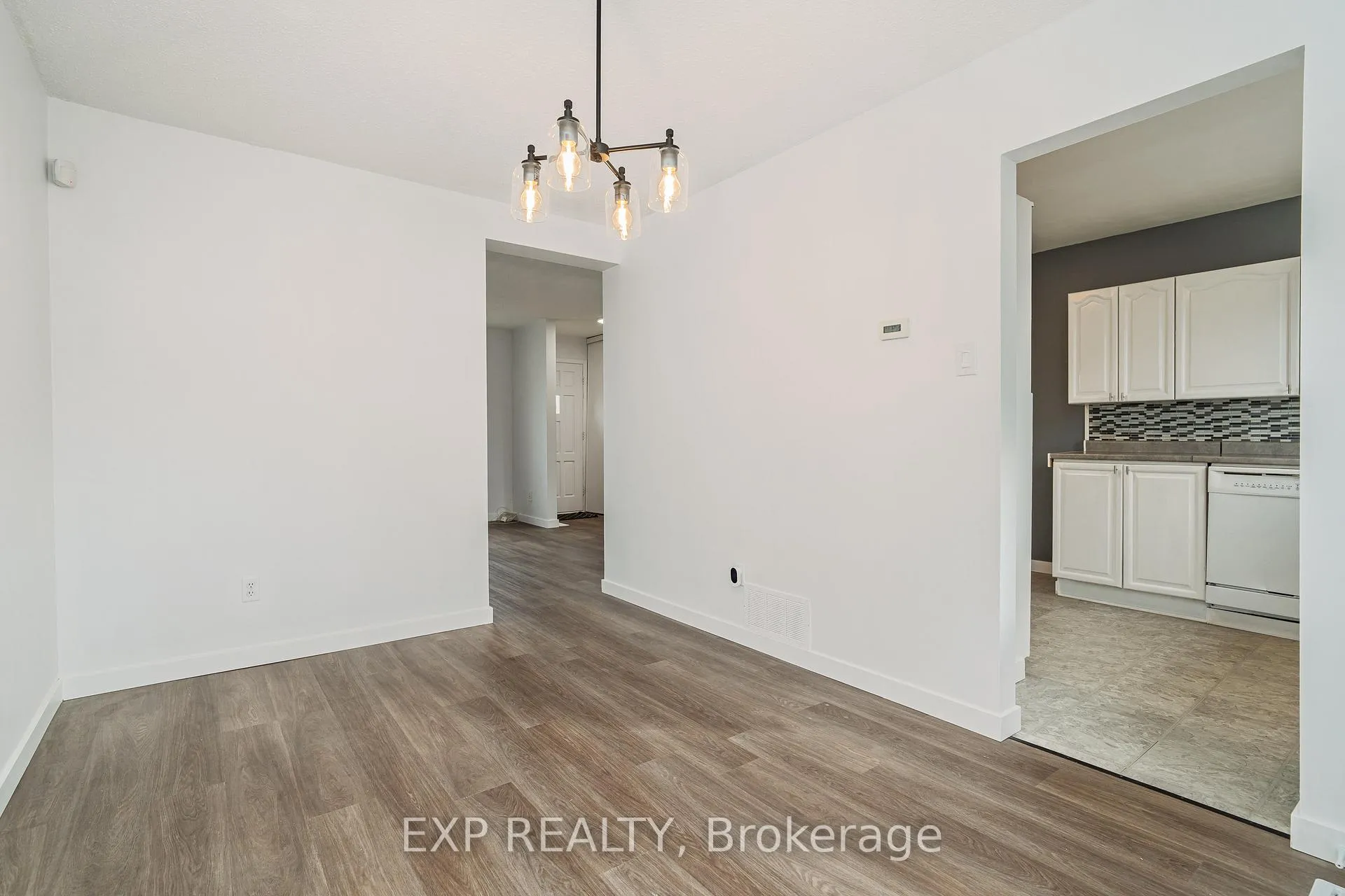 Photo 10 of 1364 St. Jean Street, Ottawa, Chateauneuf — HOMEH