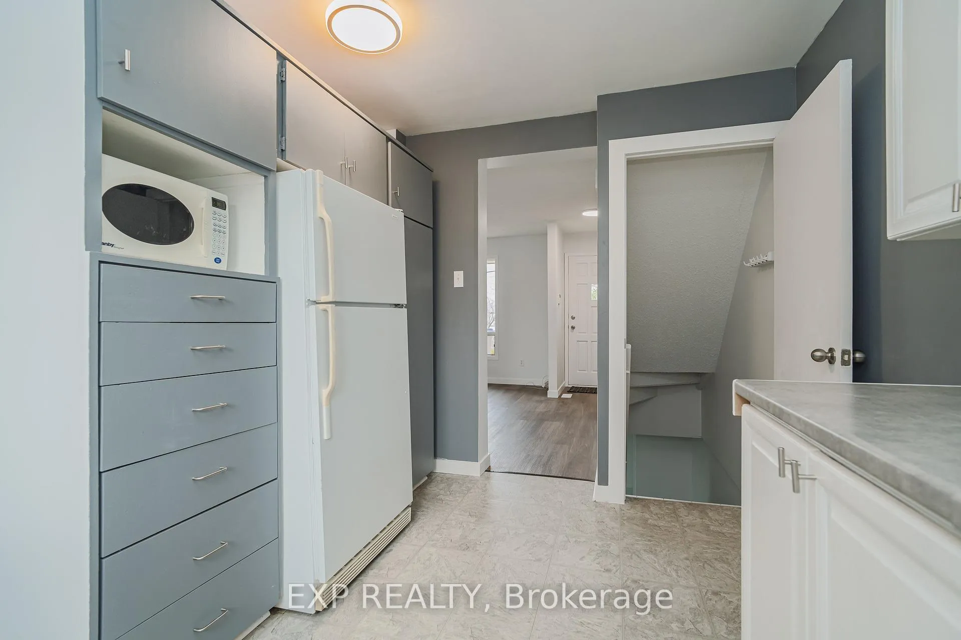 Photo 14 of 1364 St. Jean Street, Ottawa, Chateauneuf — HOMEH