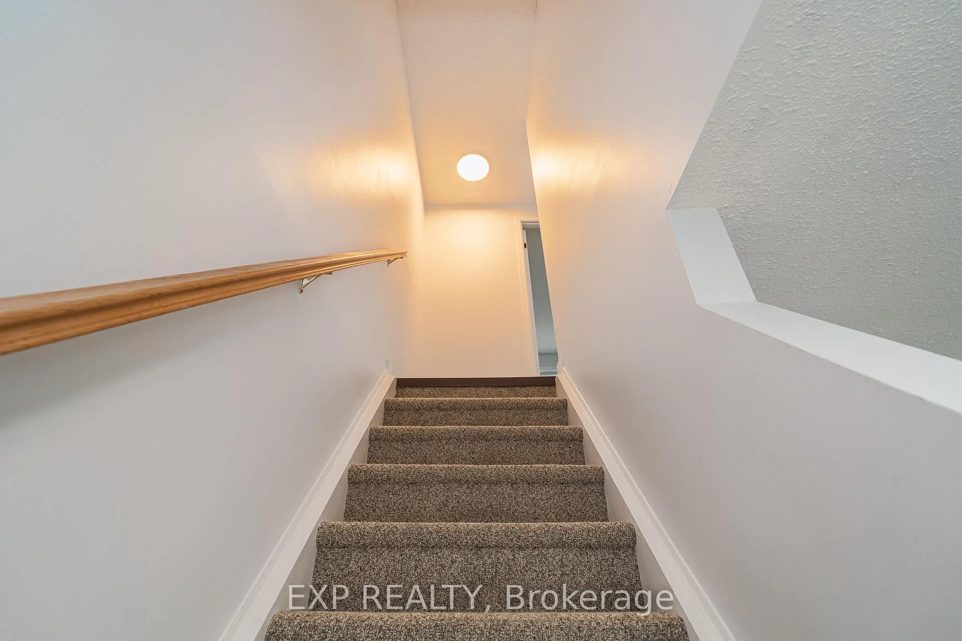 Photo 15 of 1364 St. Jean Street, Ottawa, Chateauneuf — HOMEH
