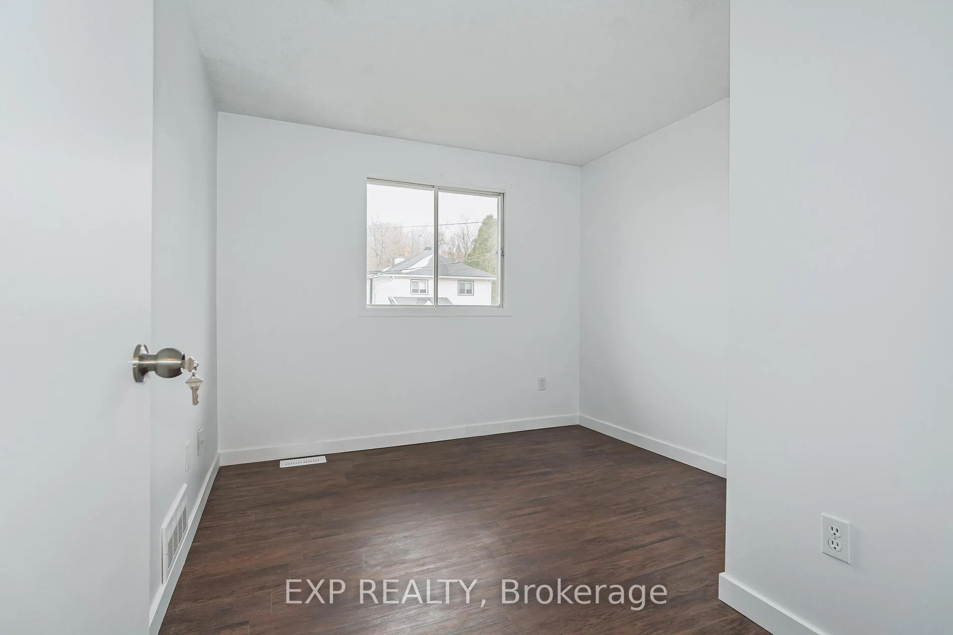 Photo 20 of 1364 St. Jean Street, Ottawa, Chateauneuf — HOMEH