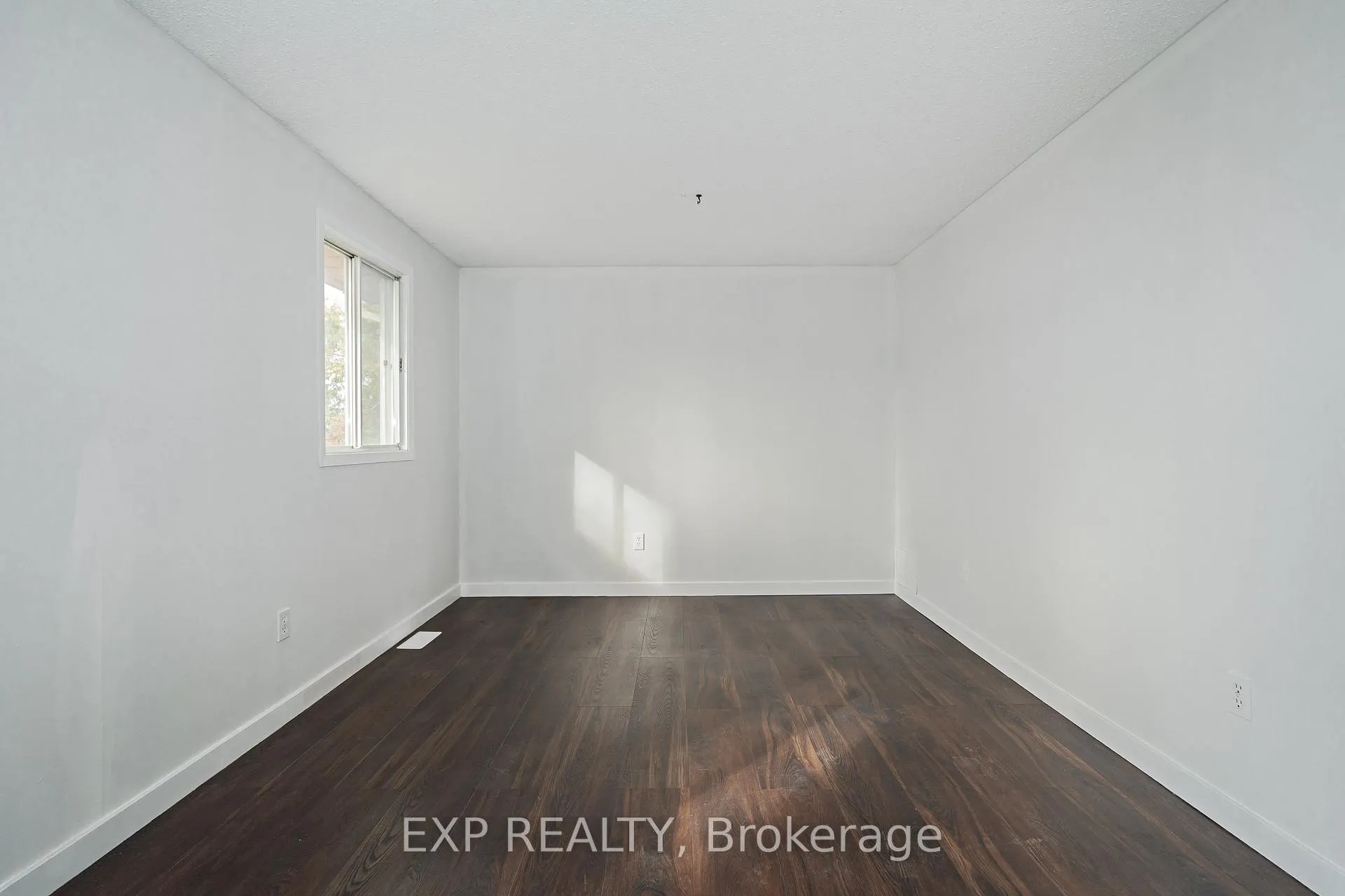 Photo 23 of 1364 St. Jean Street, Ottawa, Chateauneuf — HOMEH