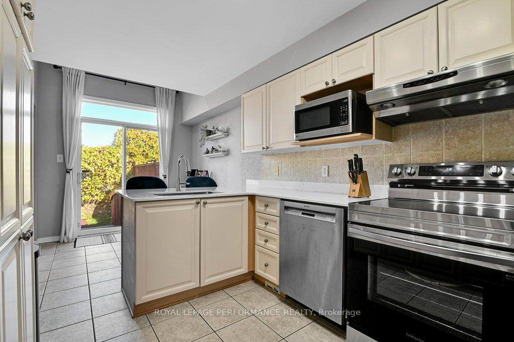 Photo 21 of 32 Cargrove Private, Ottawa, Carson Meadows — HOMEH