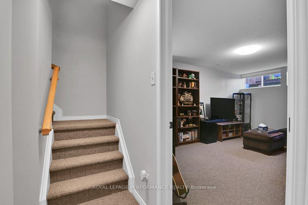 Photo 37 of 32 Cargrove Private, Ottawa, Carson Meadows — HOMEH