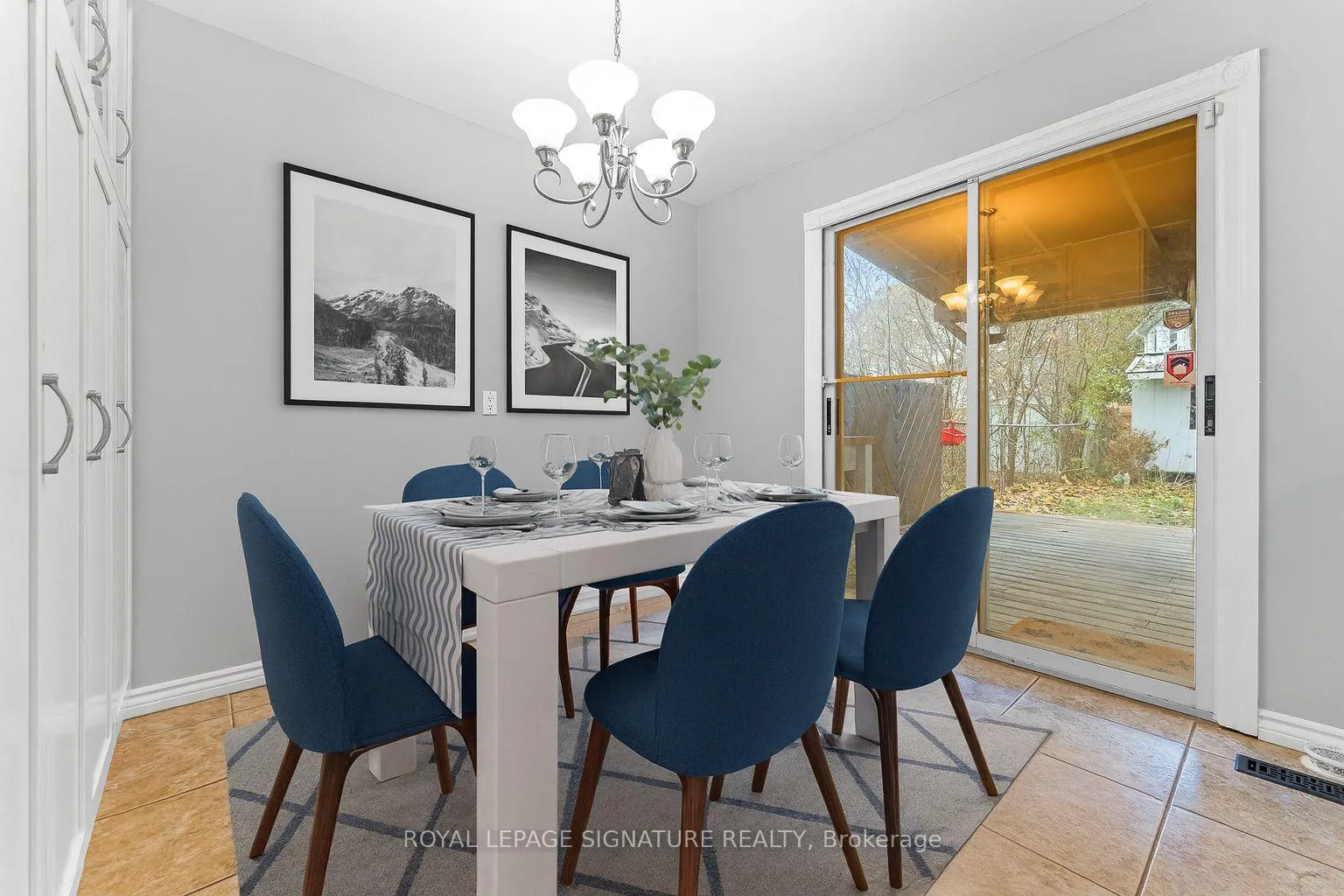 Photo 4 of 690 Elgin Street, Newmarket, Huron Heights-Leslie Valley — HOMEH