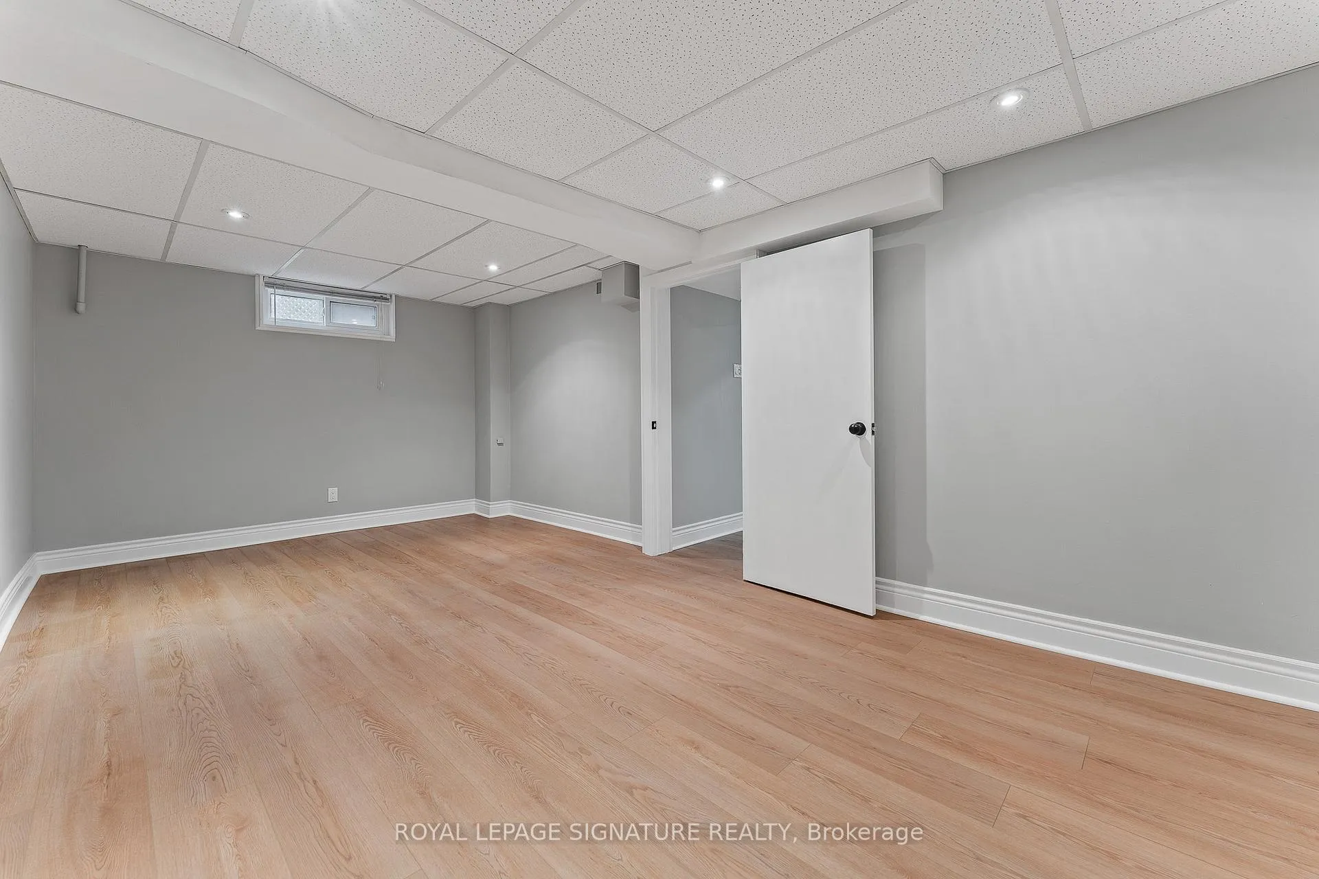 Photo 9 of 690 Elgin Street, Newmarket, Huron Heights-Leslie Valley — HOMEH