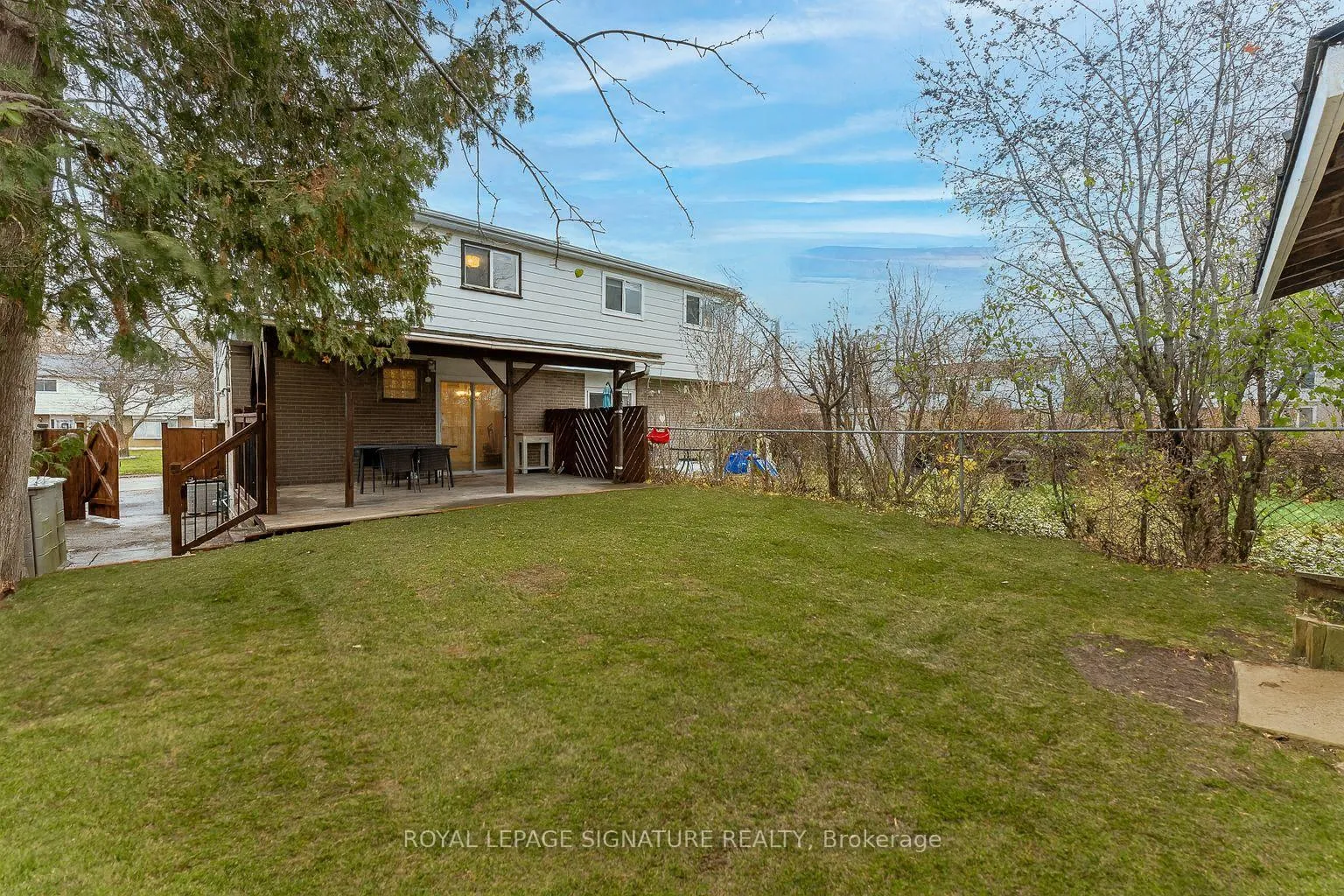 Photo 12 of 690 Elgin Street, Newmarket, Huron Heights-Leslie Valley — HOMEH