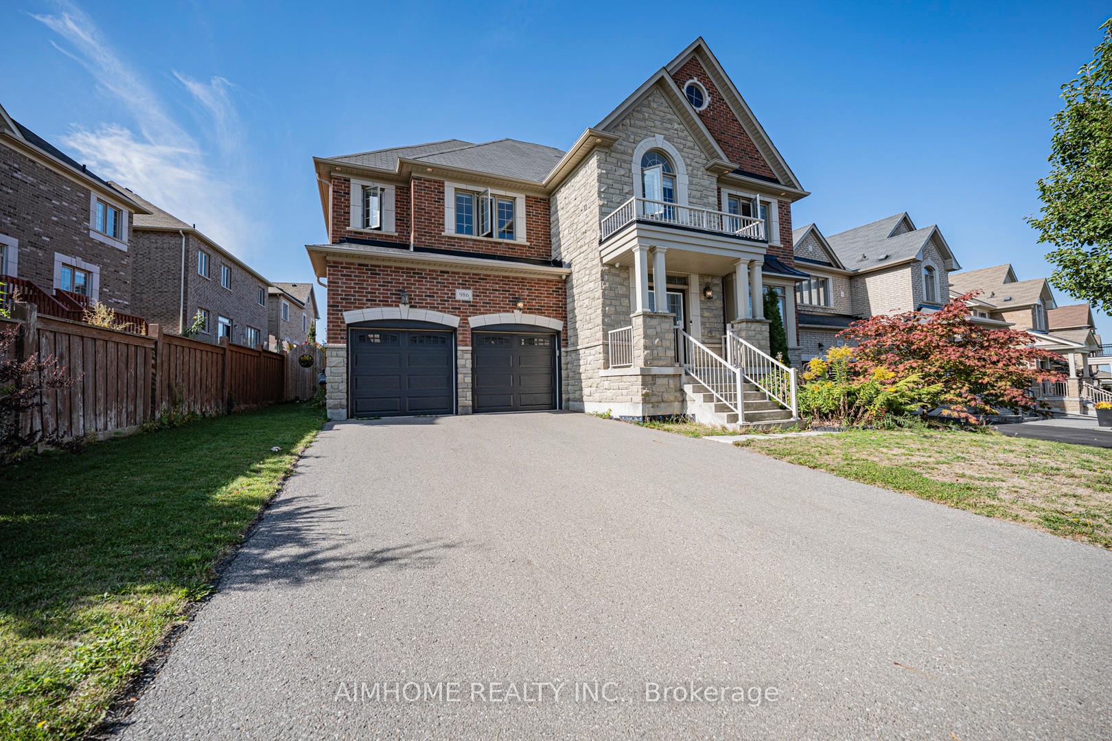 Photo 2 of 986 Wilbur Pipher Circle, Newmarket, Stonehaven-Wyndham — HOMEH