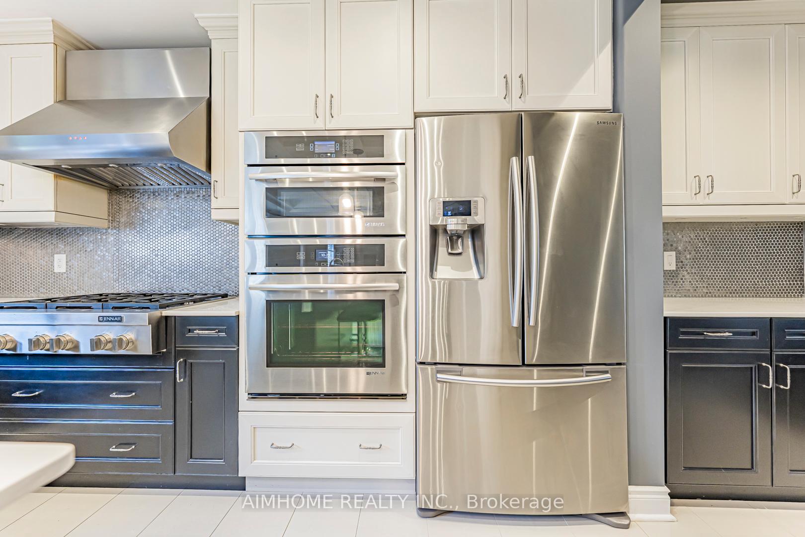Photo 16 of 986 Wilbur Pipher Circle, Newmarket, Stonehaven-Wyndham — HOMEH