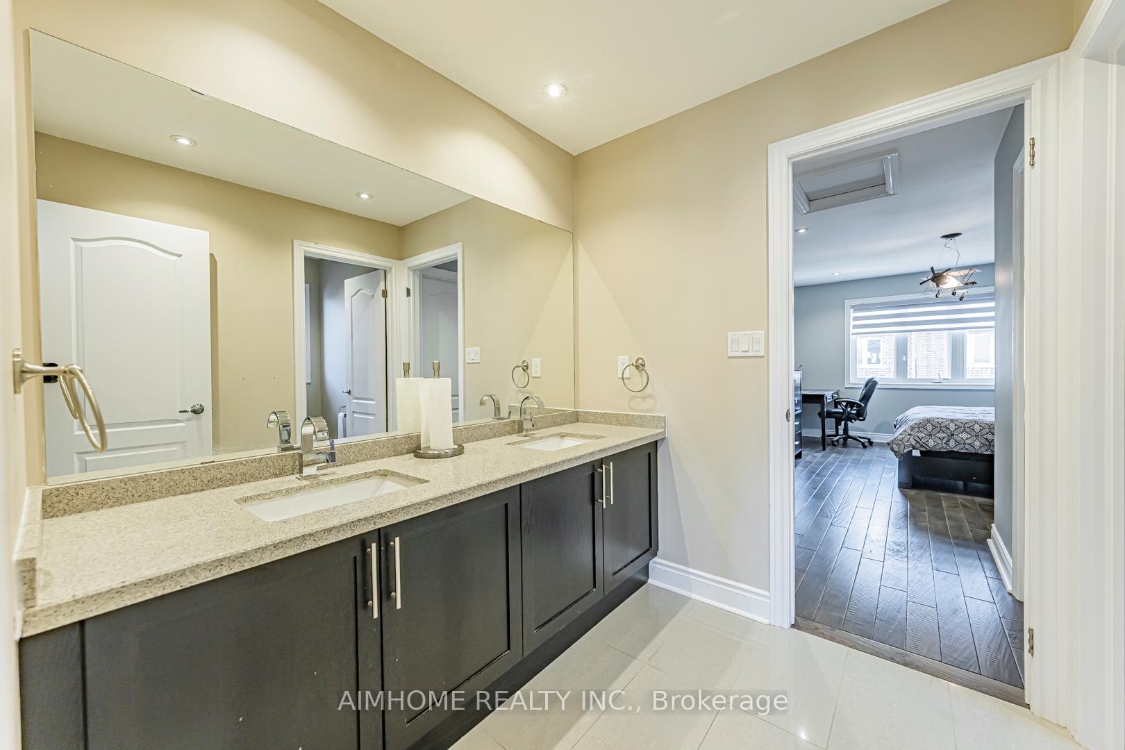 Photo 35 of 986 Wilbur Pipher Circle, Newmarket, Stonehaven-Wyndham — HOMEH