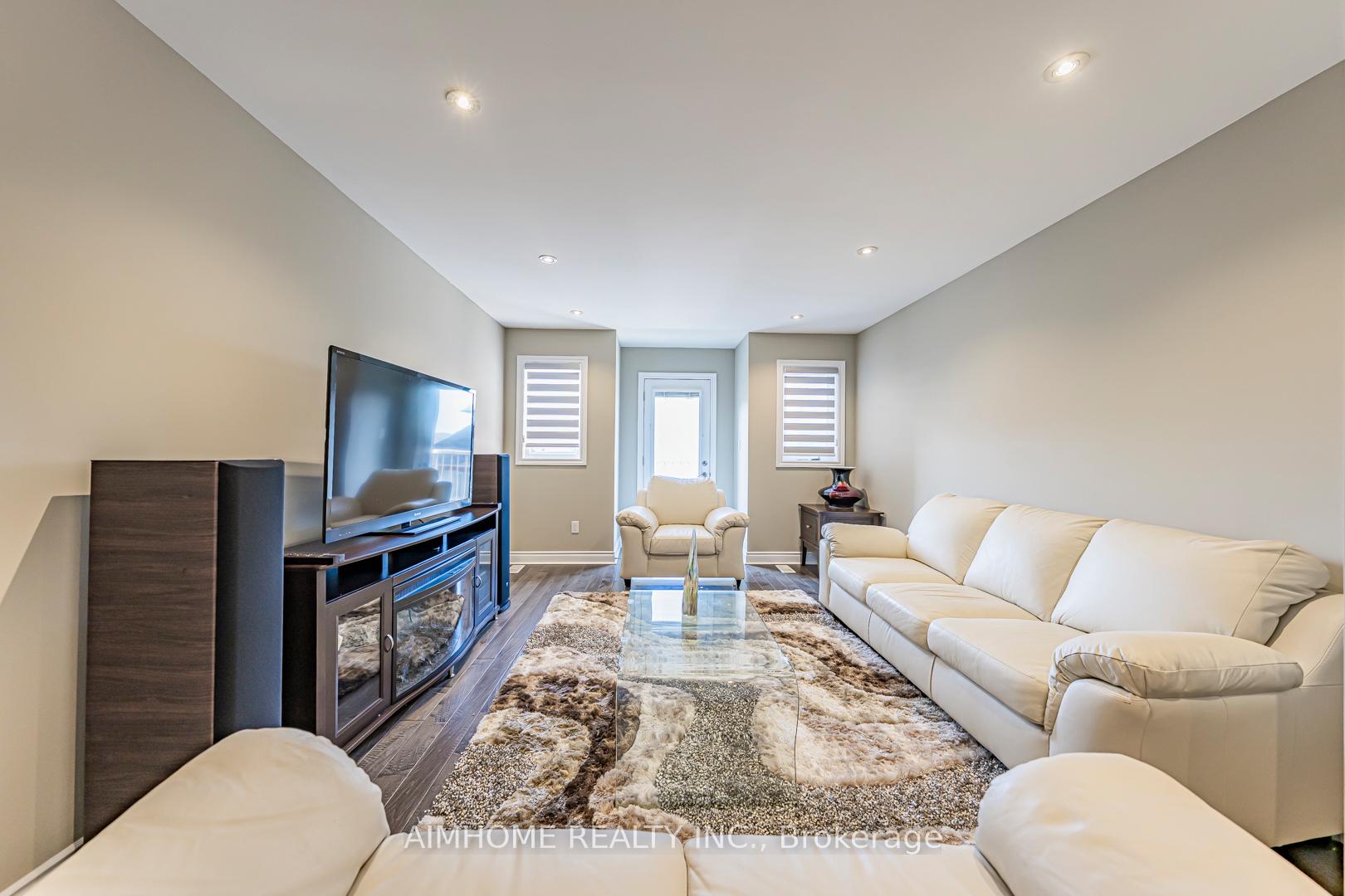 Photo 39 of 986 Wilbur Pipher Circle, Newmarket, Stonehaven-Wyndham — HOMEH