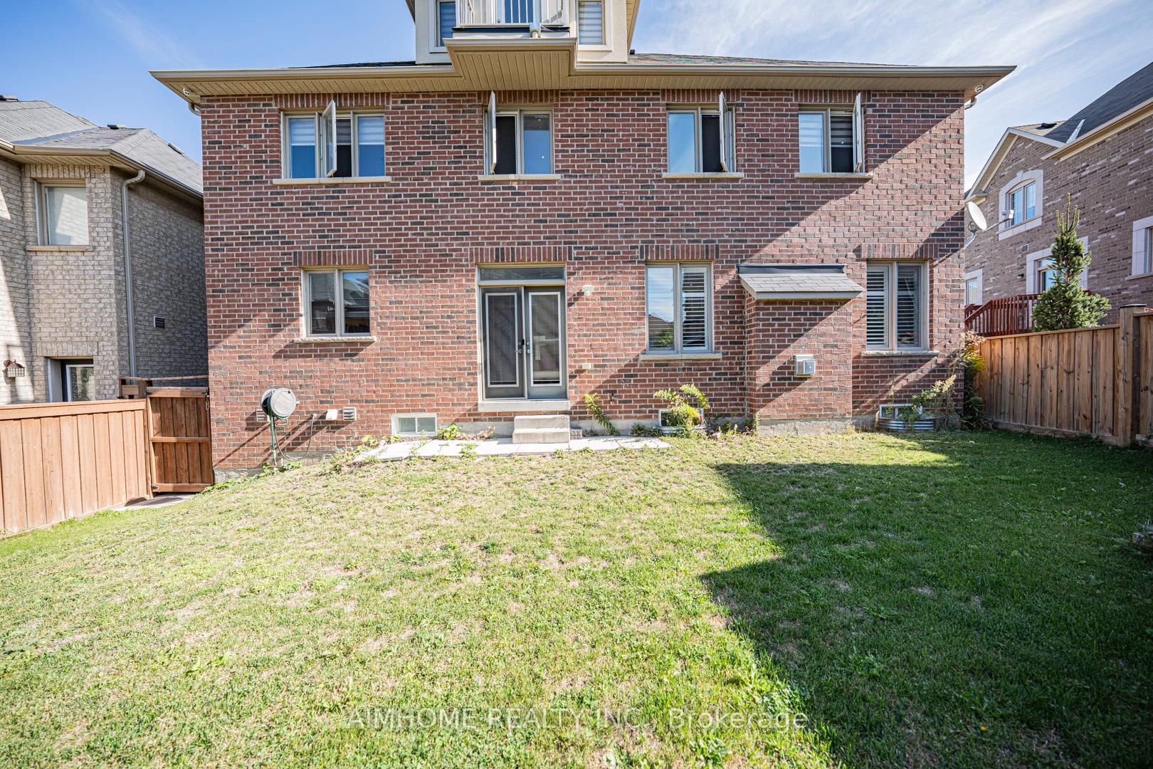 Photo 47 of 986 Wilbur Pipher Circle, Newmarket, Stonehaven-Wyndham — HOMEH
