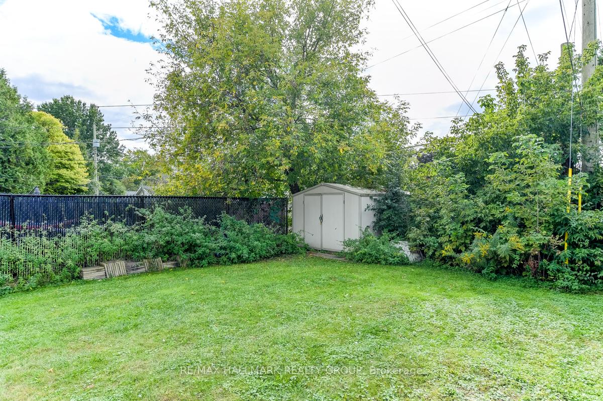 Photo 8 of Unit B, 842 Trojan Avenue, Ottawa, Castle Heights/Rideau High — HOMEH