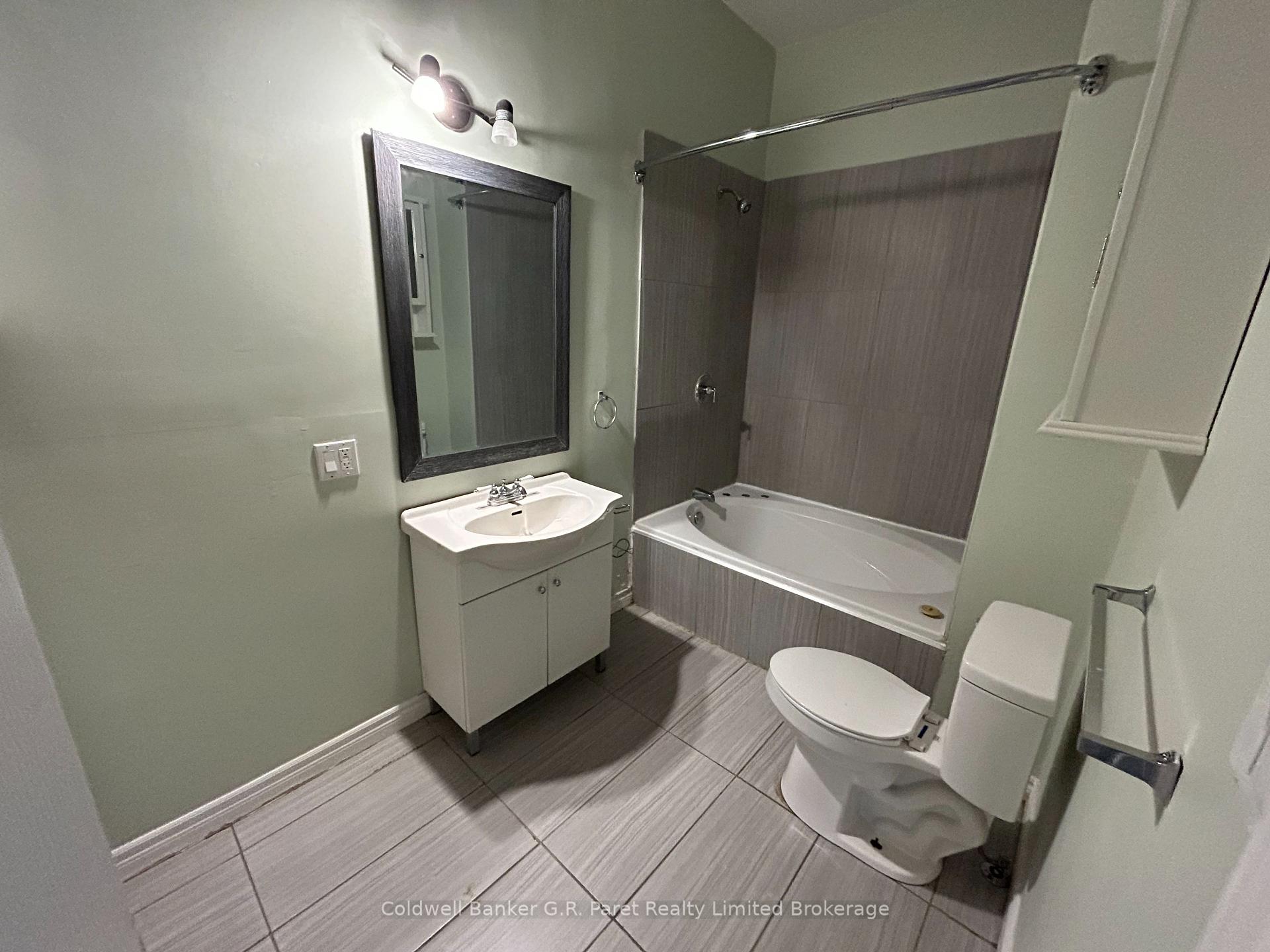 Photo 2 of 68 Robinson Street, Norfolk, Simcoe — HOMEH