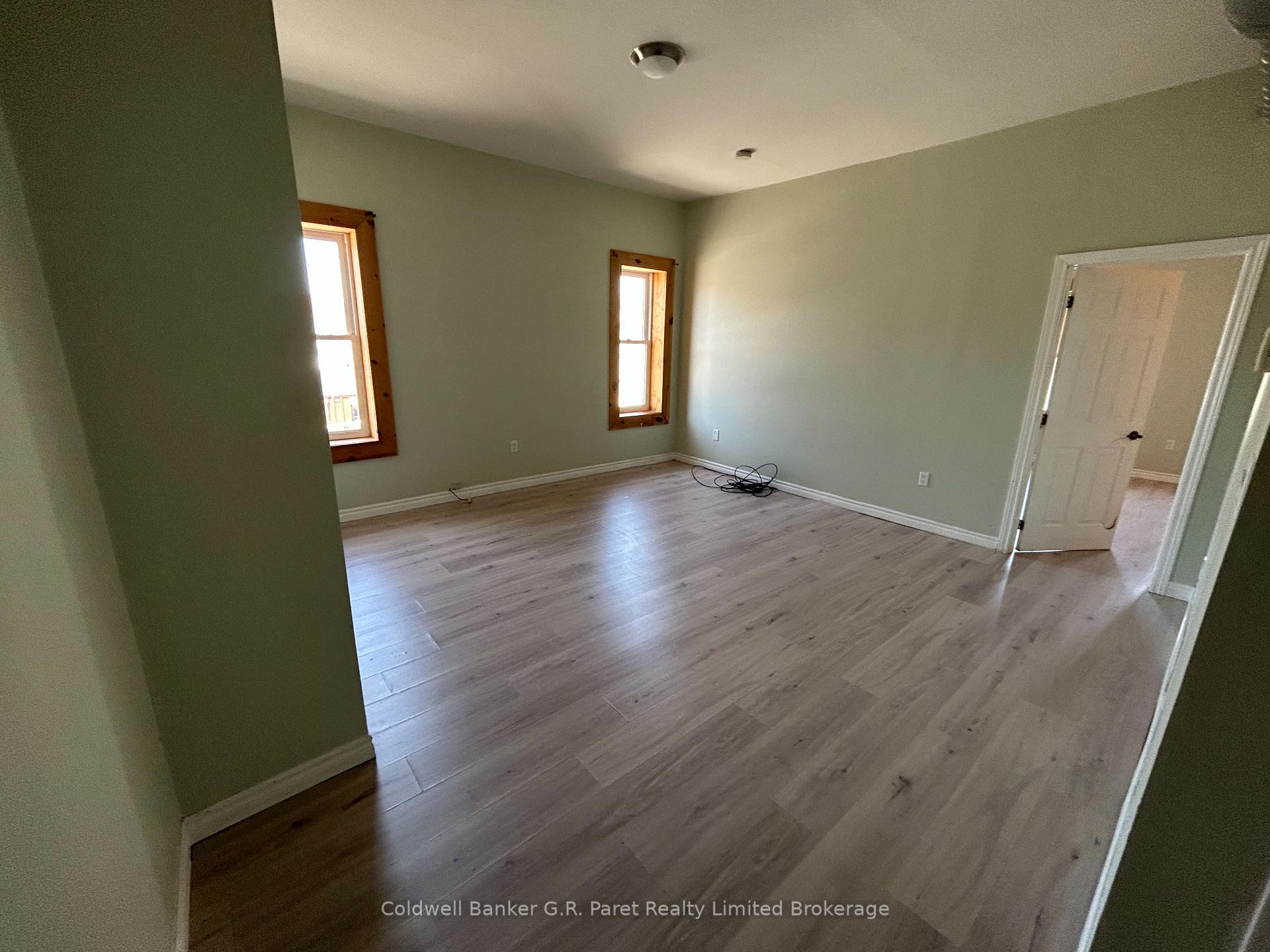 Photo 4 of 68 Robinson Street, Norfolk, Simcoe — HOMEH