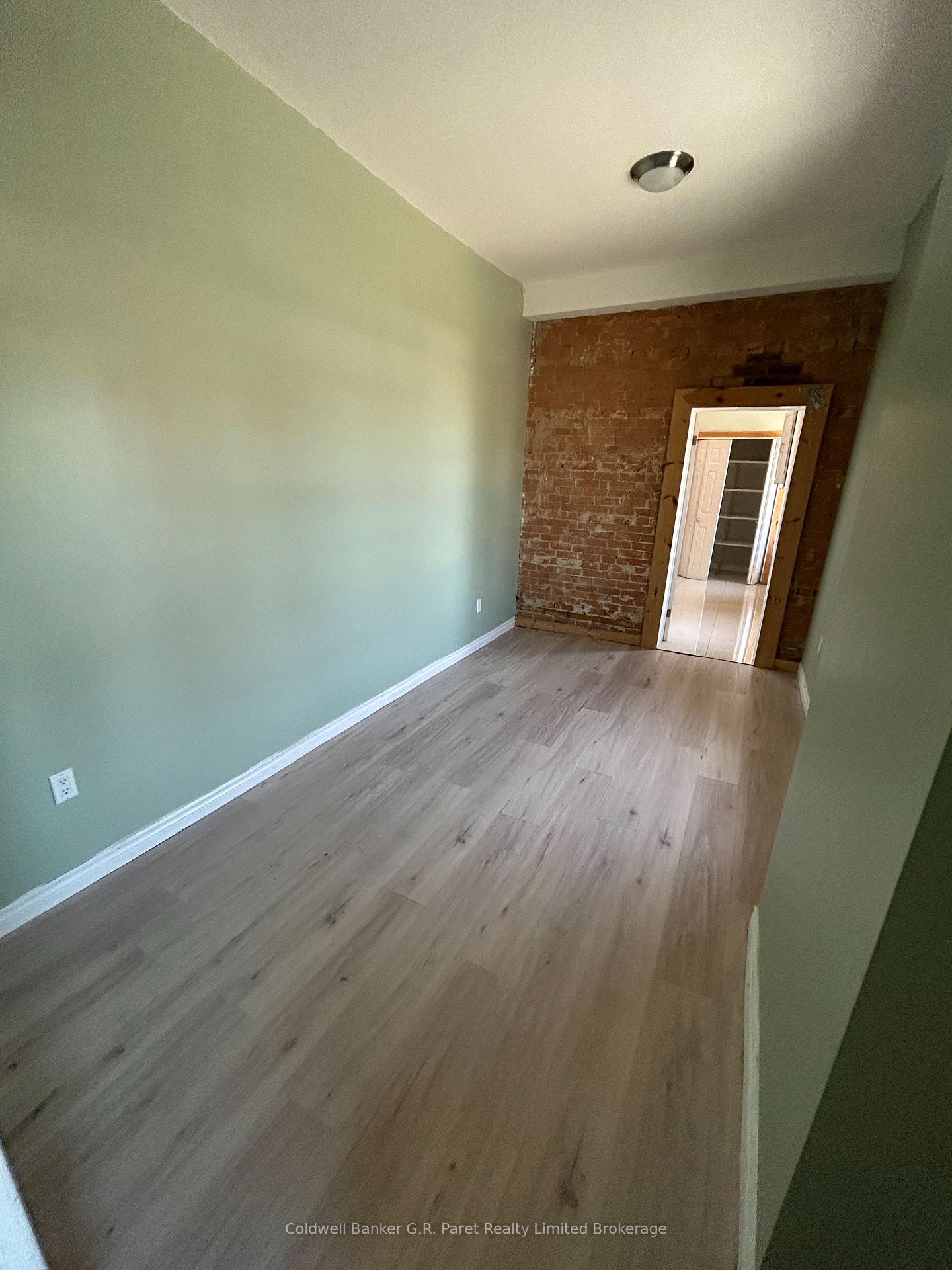 Photo 7 of 68 Robinson Street, Norfolk, Simcoe — HOMEH