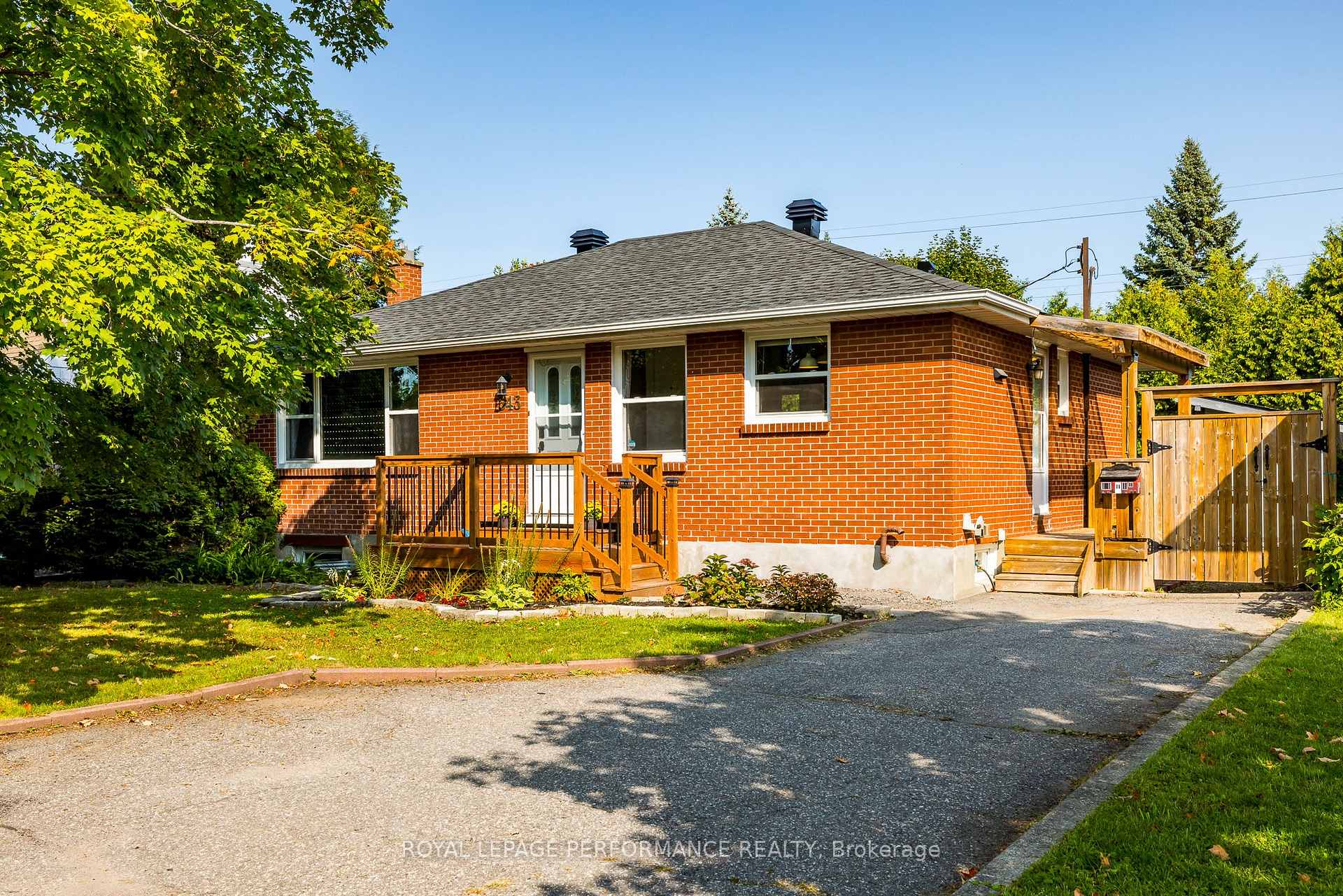 Photo 2 of 343 Fullerton Avenue, Ottawa, Overbrook/Castle Heights — HOMEH