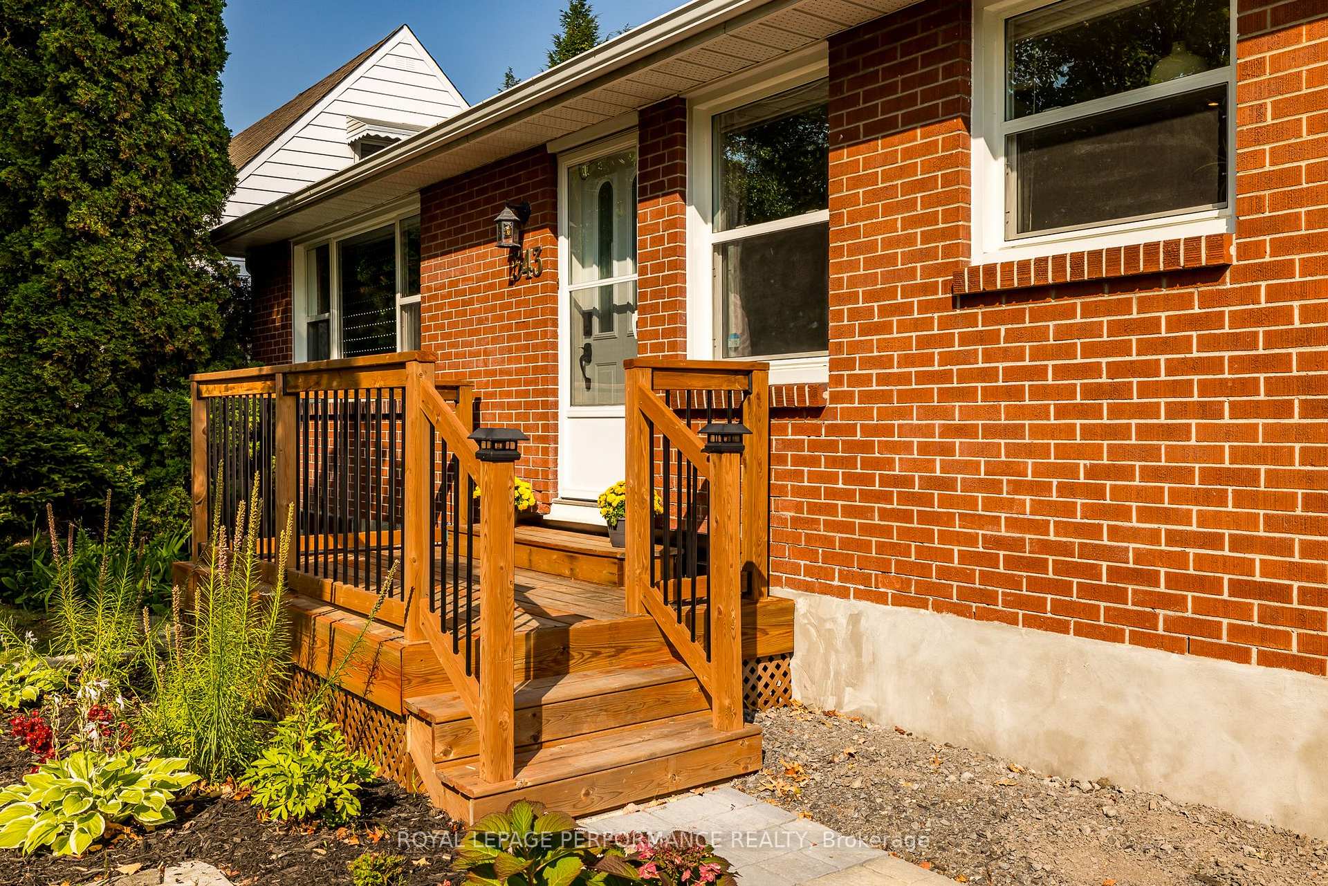 Photo 3 of 343 Fullerton Avenue, Ottawa, Overbrook/Castle Heights — HOMEH