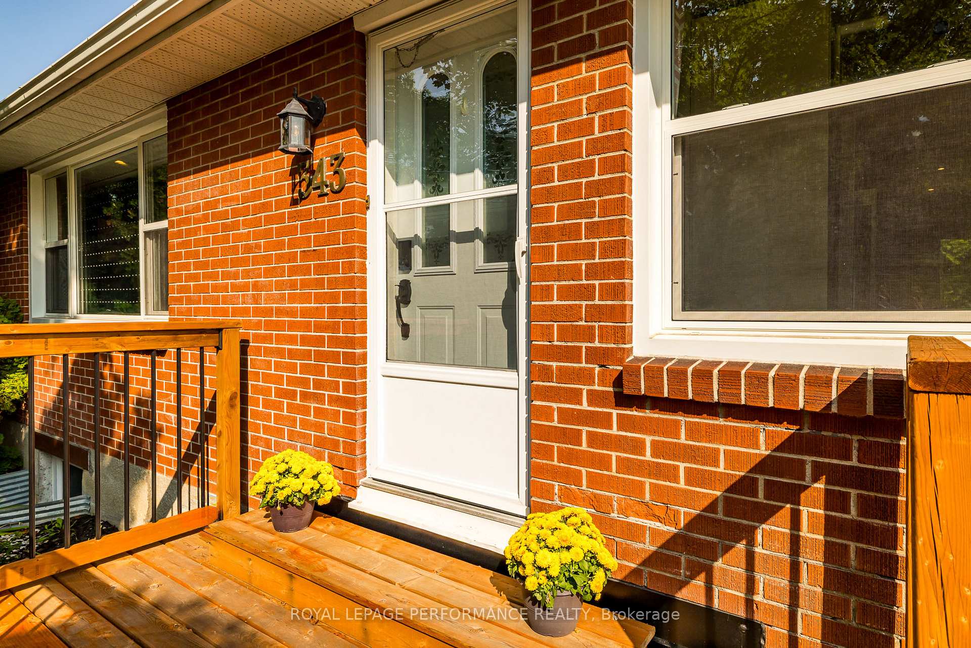 Photo 4 of 343 Fullerton Avenue, Ottawa, Overbrook/Castle Heights — HOMEH