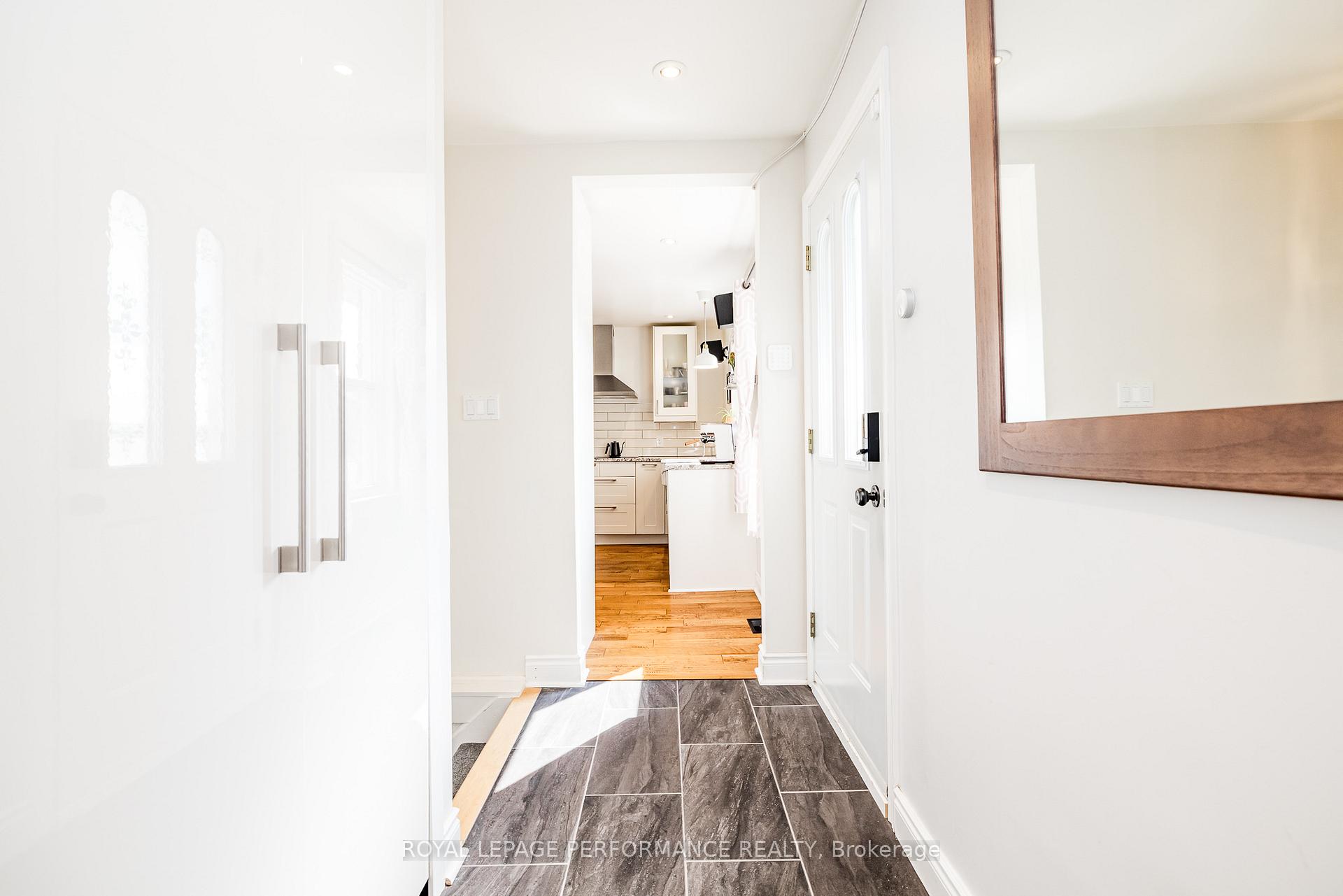 Photo 8 of 343 Fullerton Avenue, Ottawa, Overbrook/Castle Heights — HOMEH