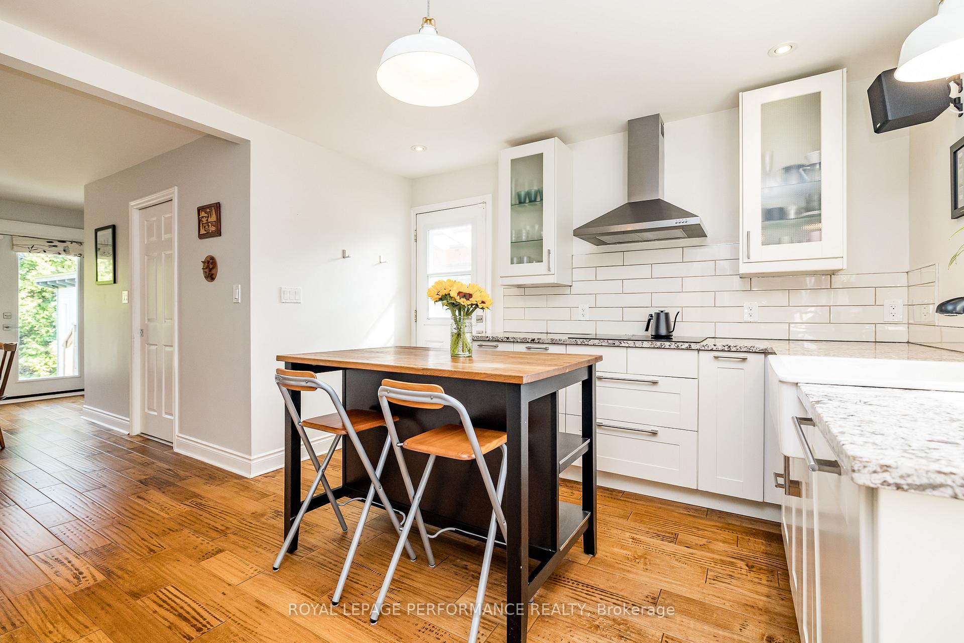 Photo 10 of 343 Fullerton Avenue, Ottawa, Overbrook/Castle Heights — HOMEH