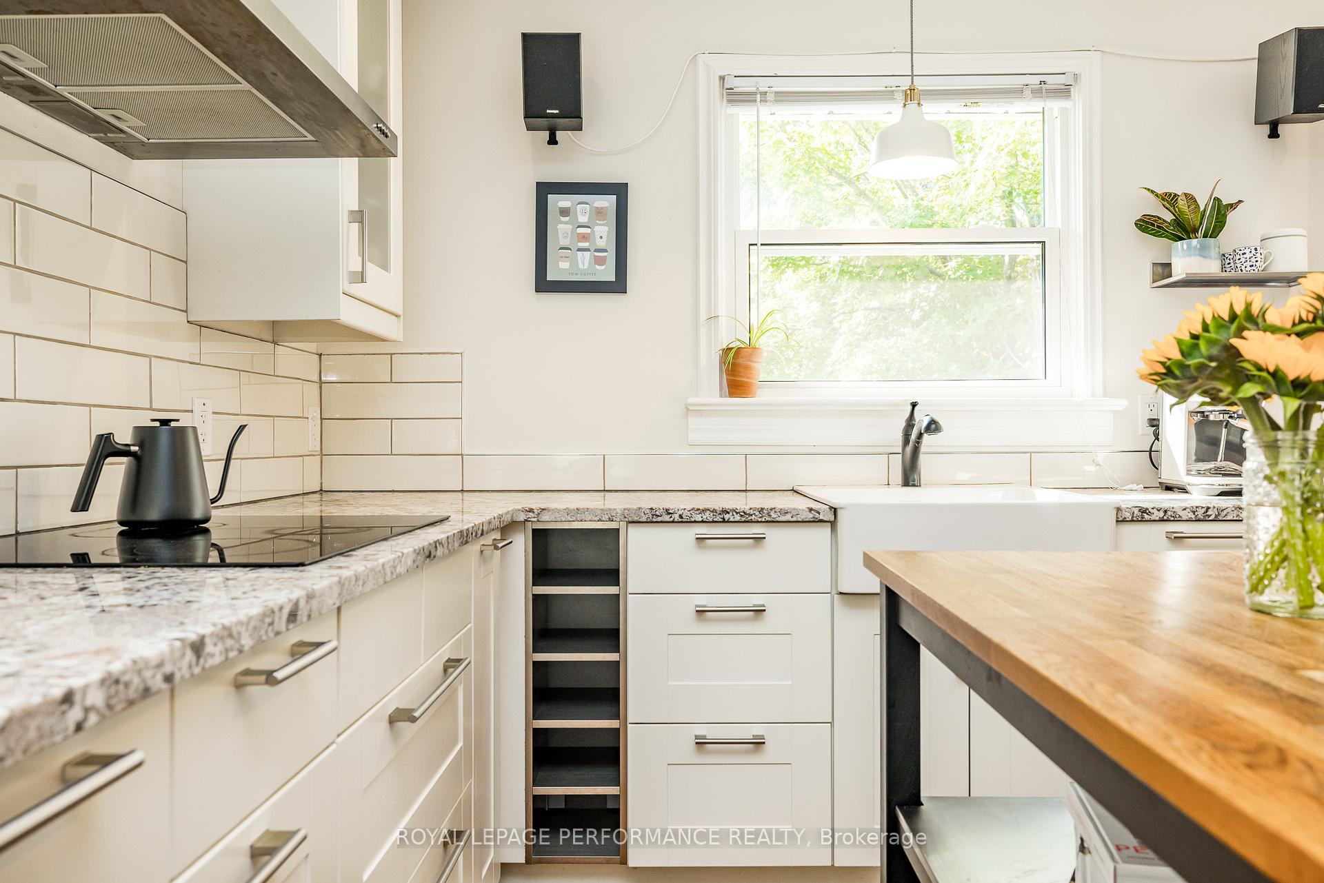 Photo 11 of 343 Fullerton Avenue, Ottawa, Overbrook/Castle Heights — HOMEH