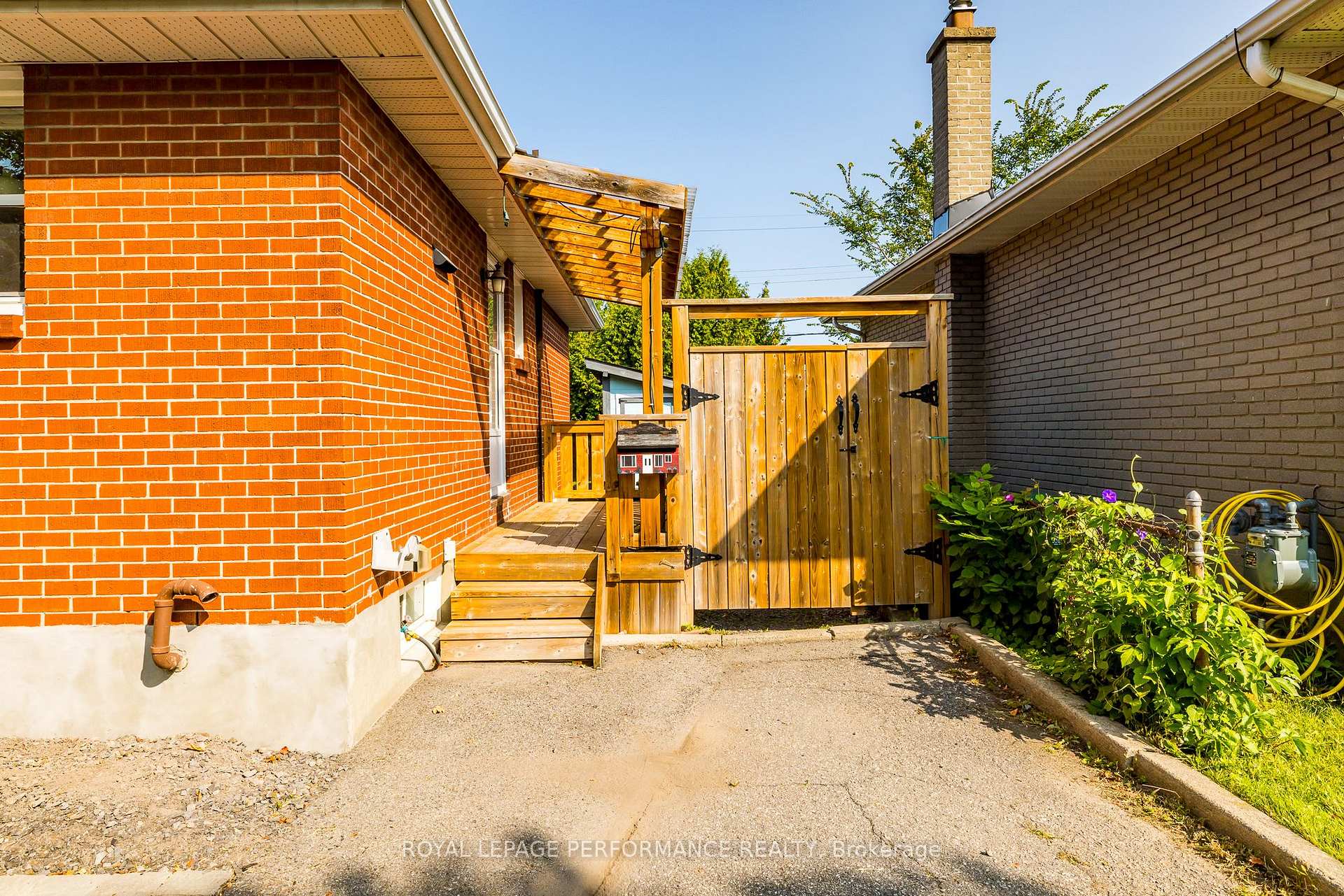 Photo 39 of 343 Fullerton Avenue, Ottawa, Overbrook/Castle Heights — HOMEH