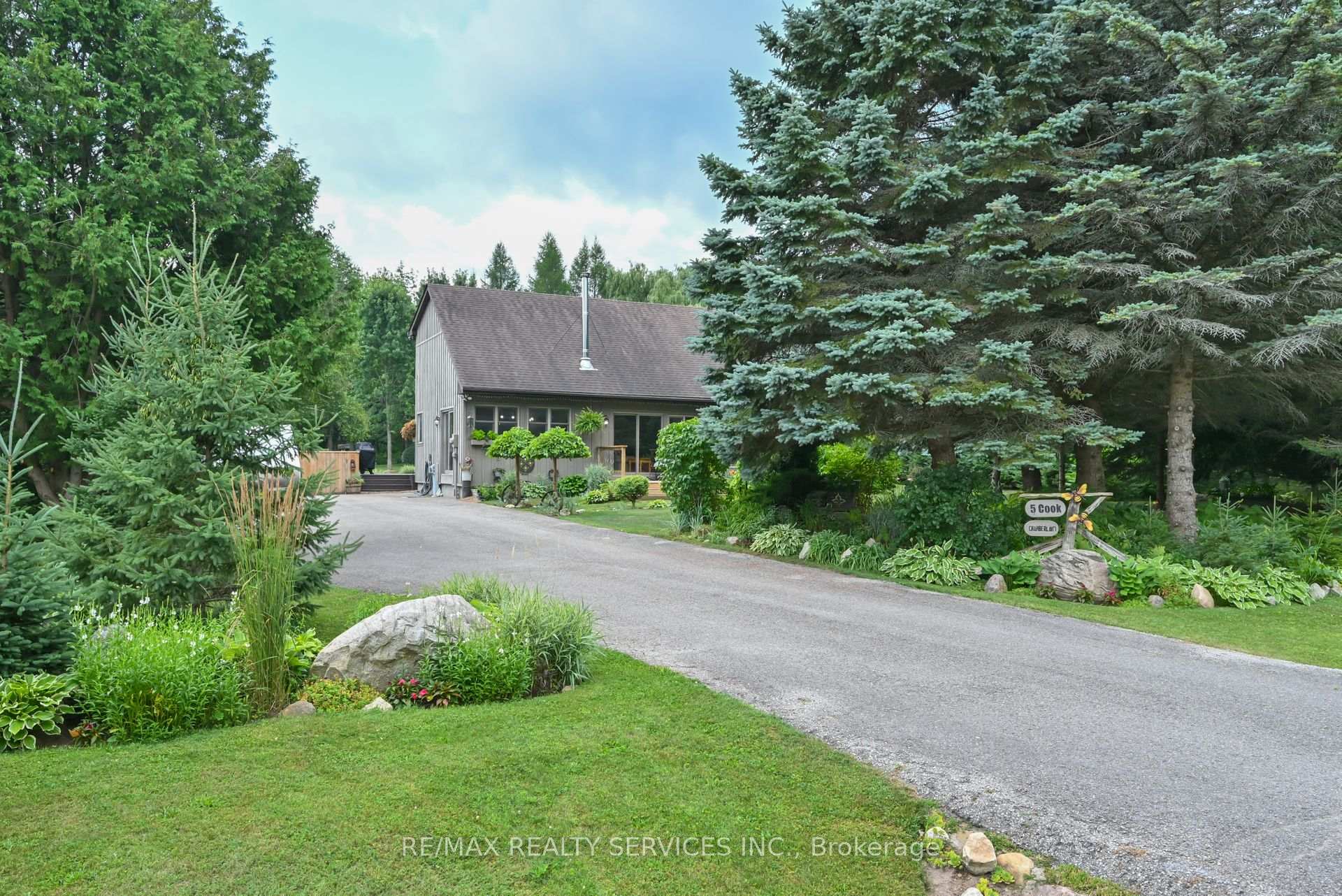 Photo 4 of 5 Cook Crescent, Mulmur, Rural Mulmur — HOMEH
