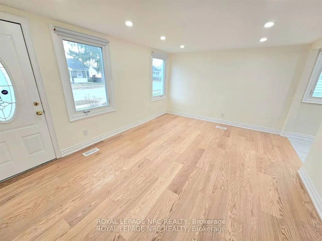 Photo 11 of 6191 Cadham Street, Niagara Falls, Arad/Fallsview — HOMEH