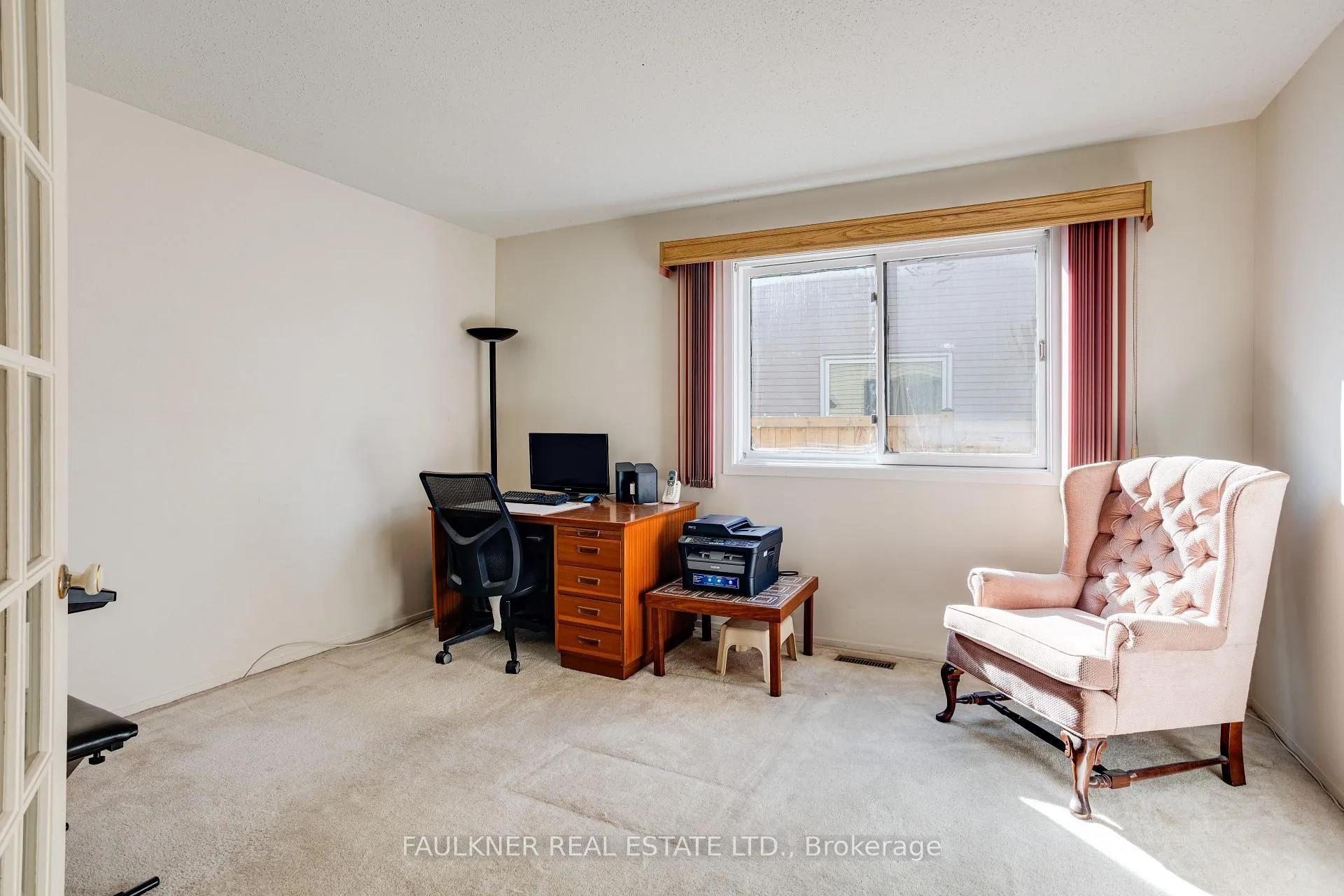 Photo 2 of 1807 Brousseau Crescent, Ottawa, Chateauneuf — HOMEH