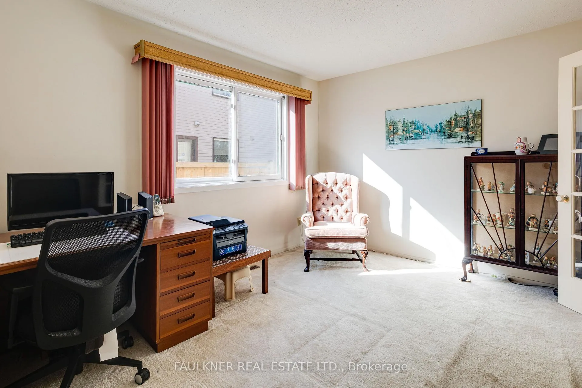 Photo 3 of 1807 Brousseau Crescent, Ottawa, Chateauneuf — HOMEH