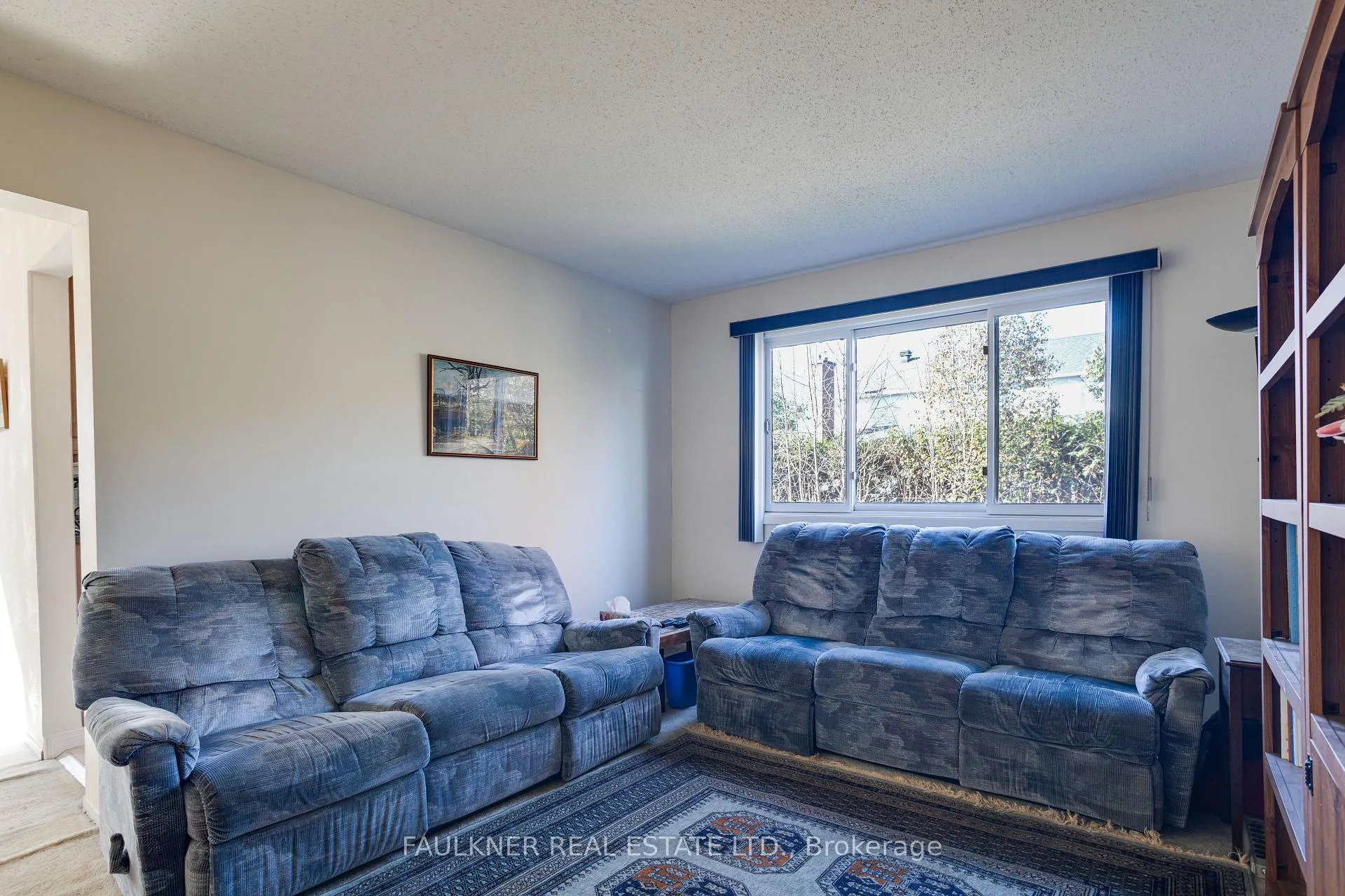 Photo 8 of 1807 Brousseau Crescent, Ottawa, Chateauneuf — HOMEH