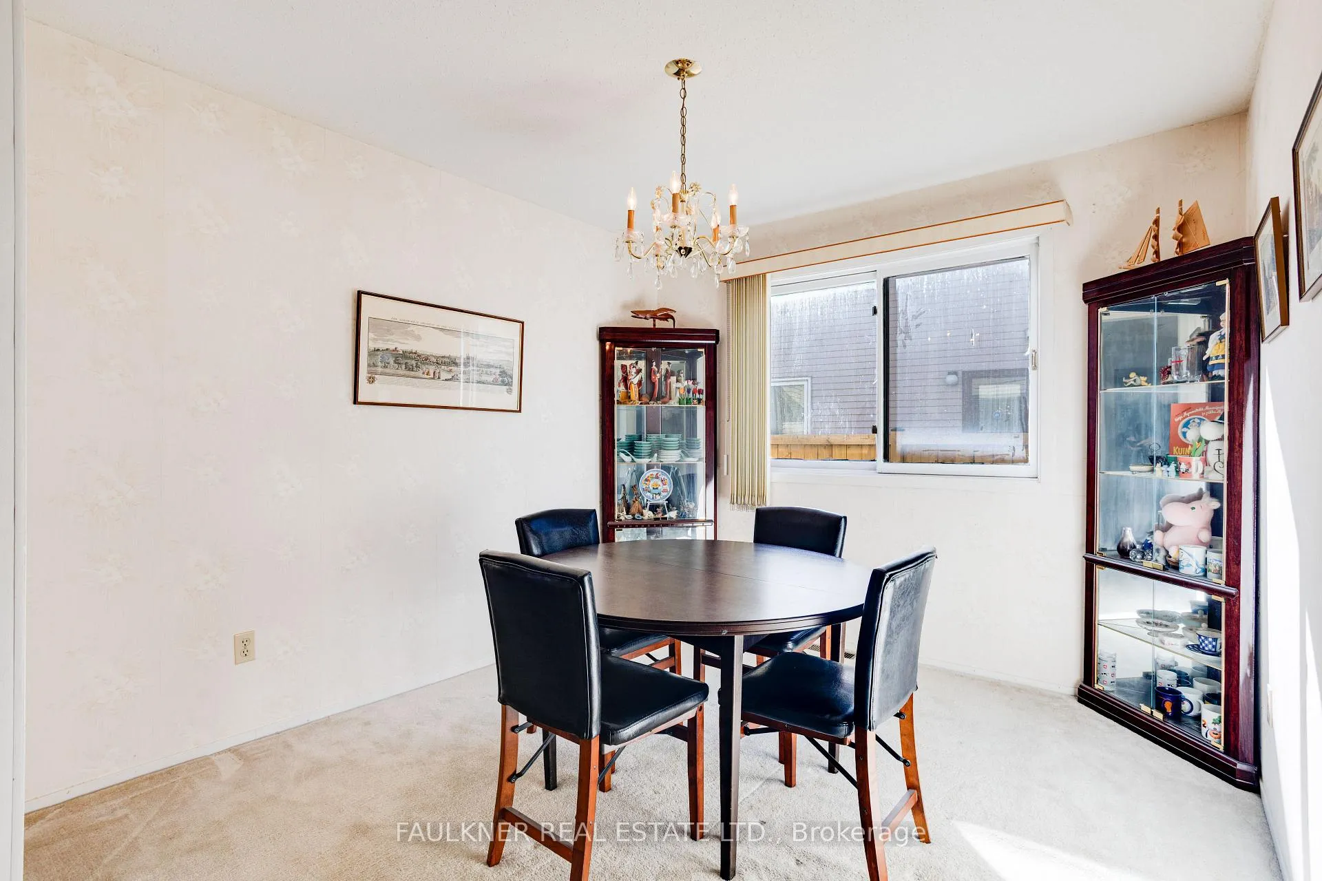 Photo 10 of 1807 Brousseau Crescent, Ottawa, Chateauneuf — HOMEH