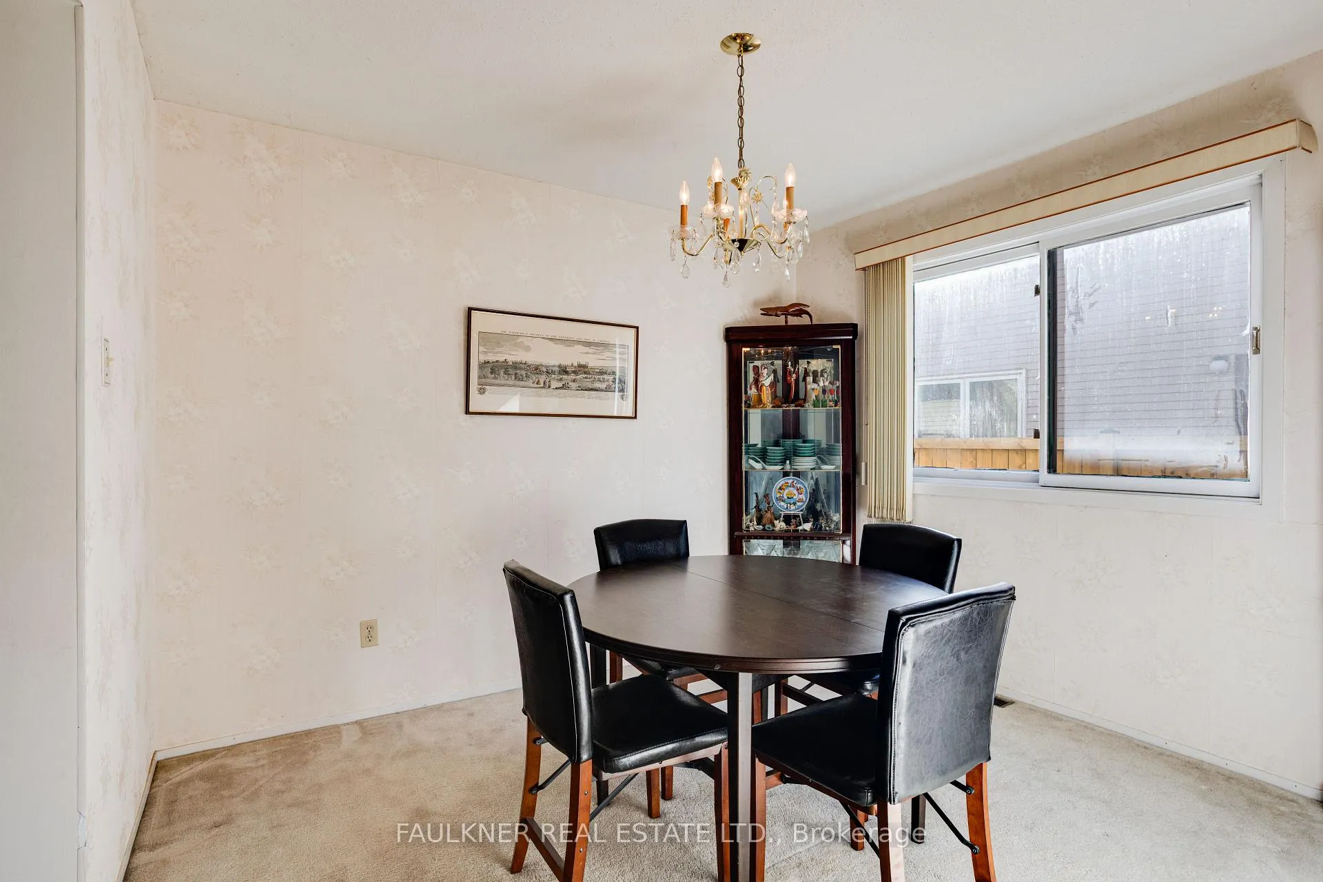 Photo 12 of 1807 Brousseau Crescent, Ottawa, Chateauneuf — HOMEH