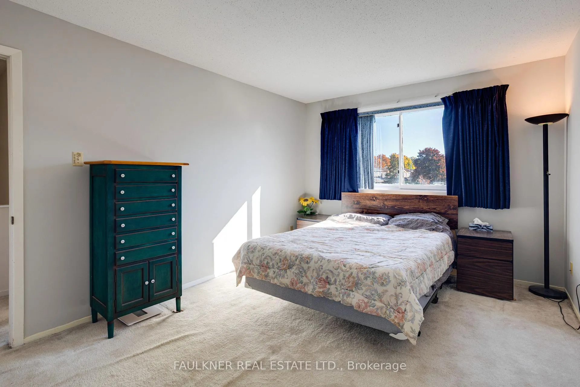 Photo 17 of 1807 Brousseau Crescent, Ottawa, Chateauneuf — HOMEH