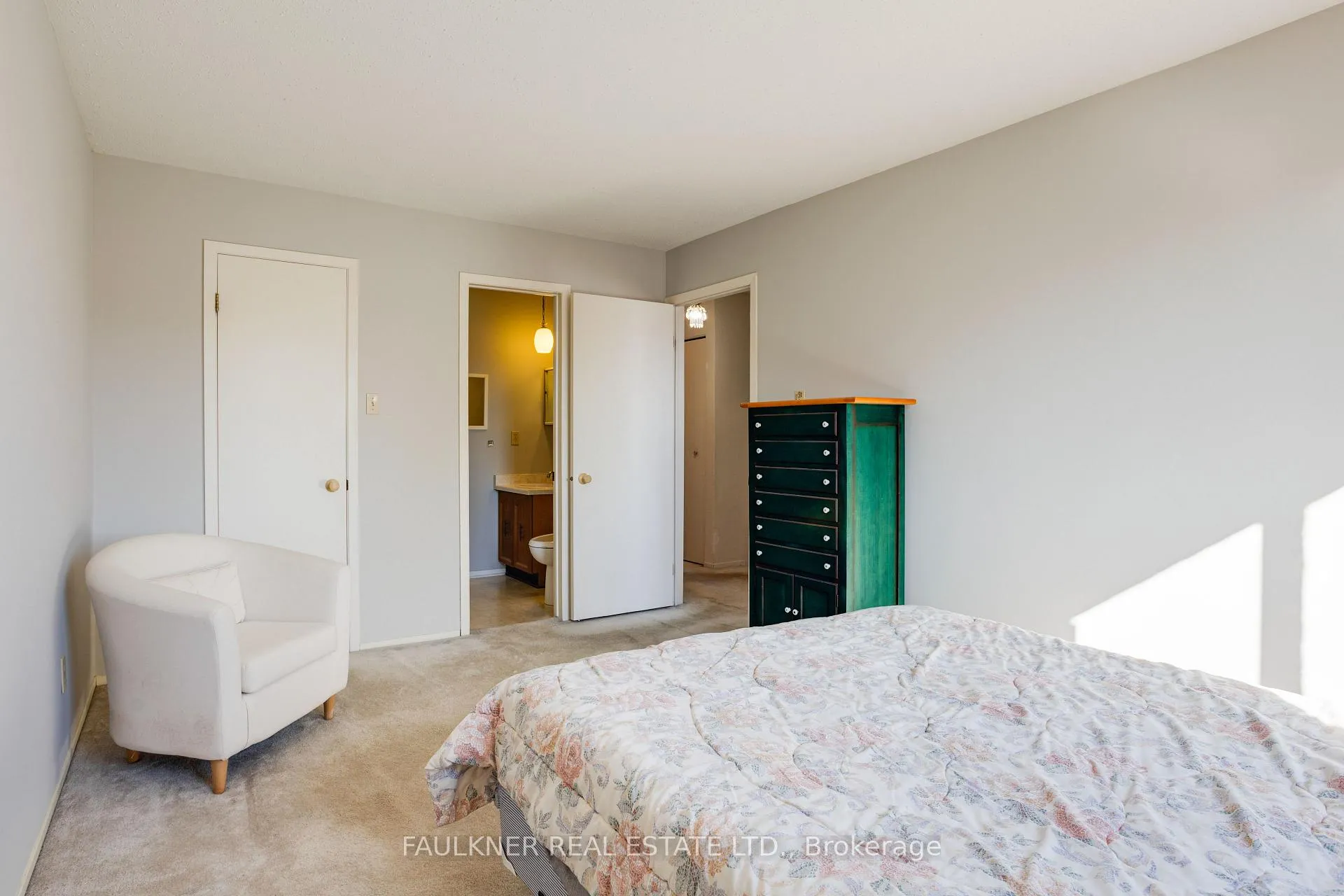 Photo 19 of 1807 Brousseau Crescent, Ottawa, Chateauneuf — HOMEH