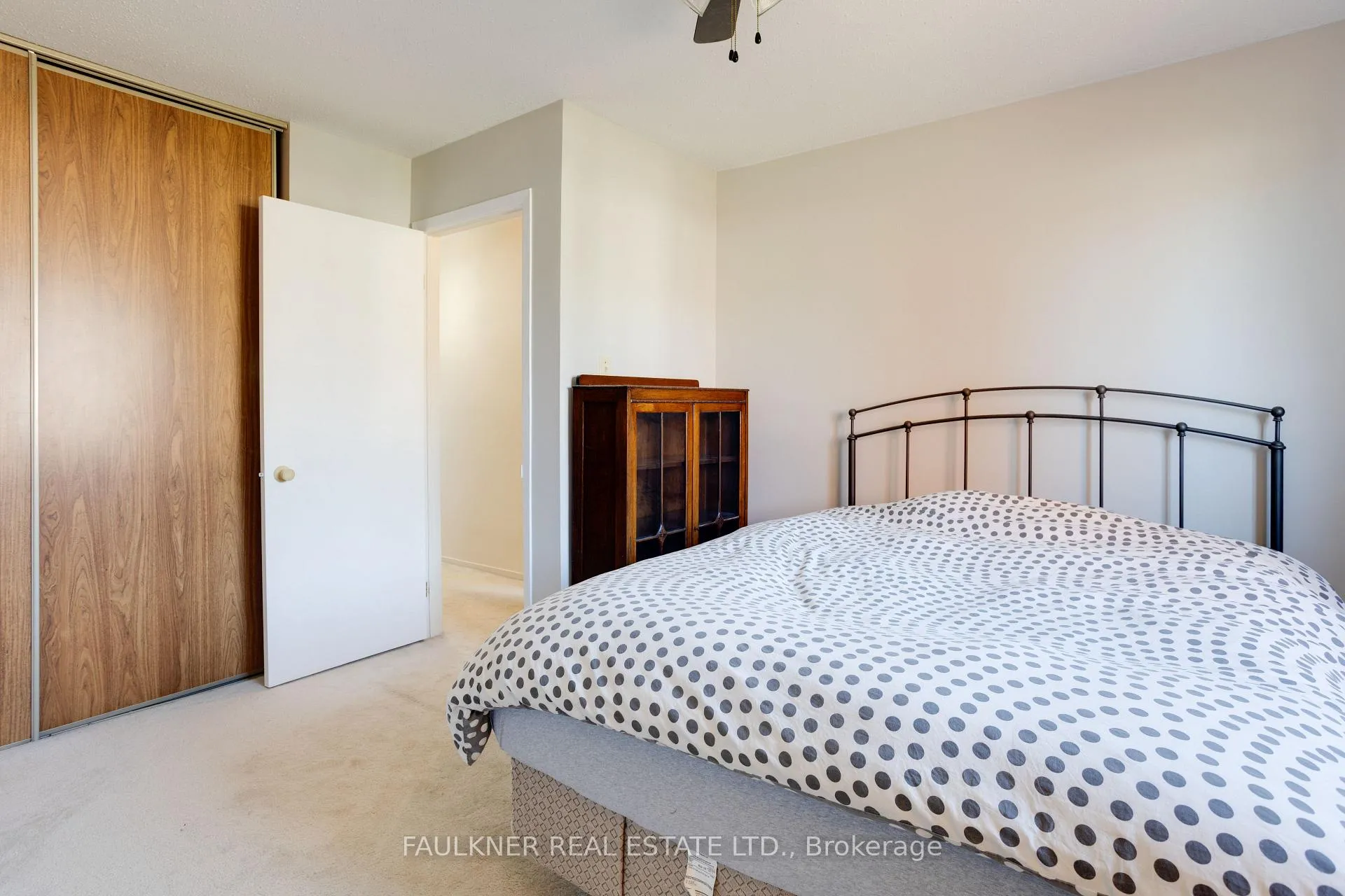 Photo 27 of 1807 Brousseau Crescent, Ottawa, Chateauneuf — HOMEH
