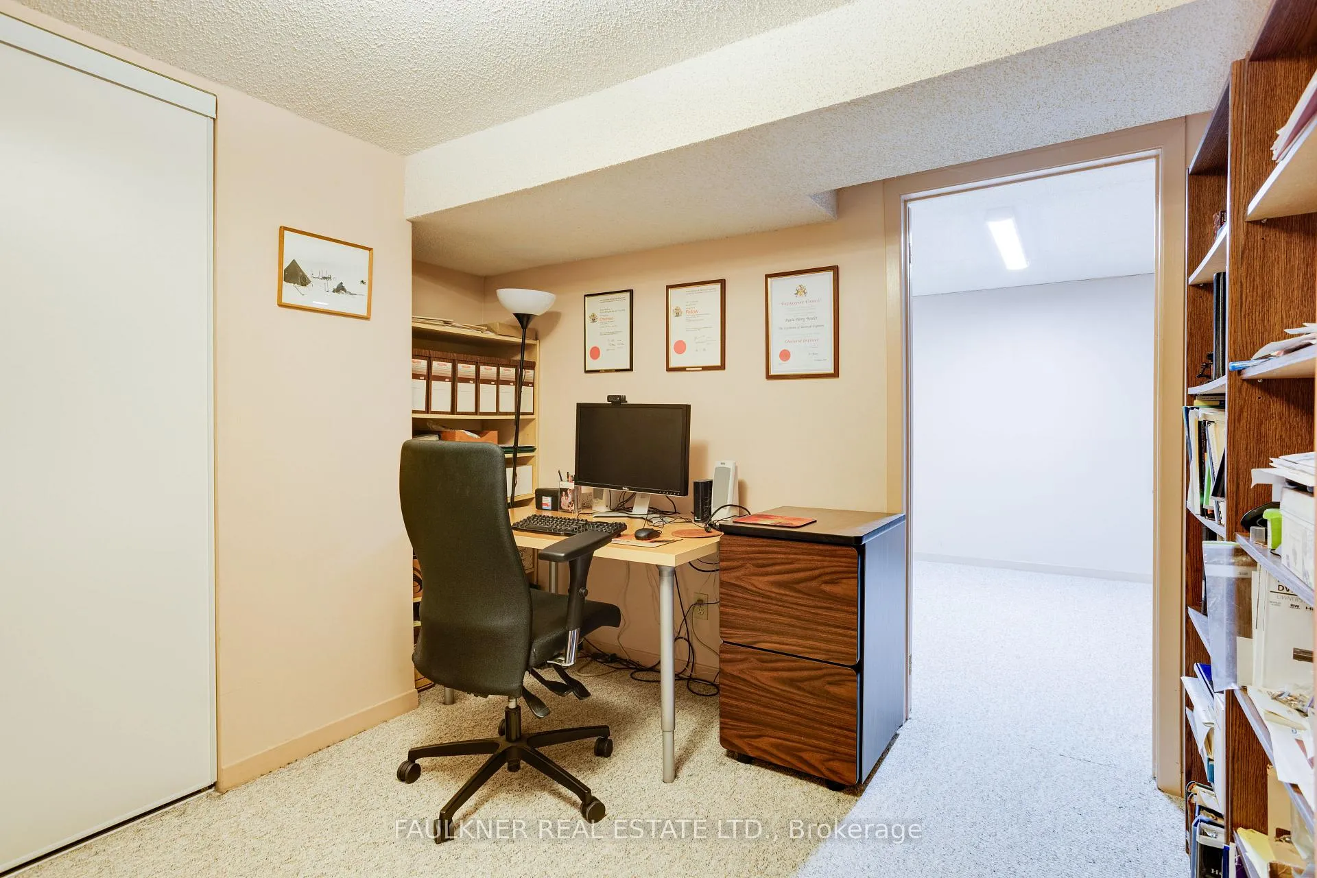 Photo 35 of 1807 Brousseau Crescent, Ottawa, Chateauneuf — HOMEH