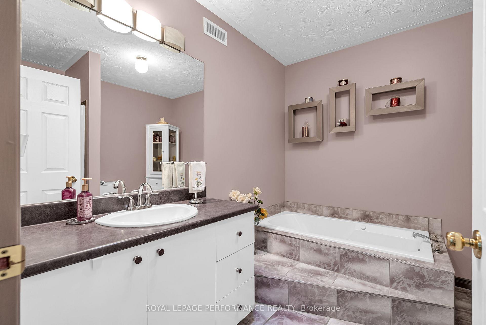 Photo 11 of 58 Tonia Street, North Glengarry, Alexandria — HOMEH